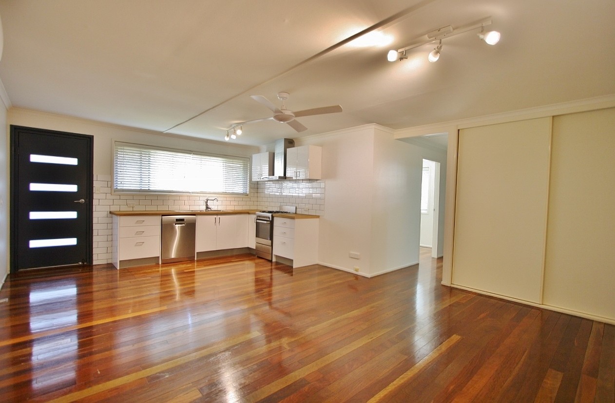 4/3 Honeysuckle Street, Mansfield, QLD 4122