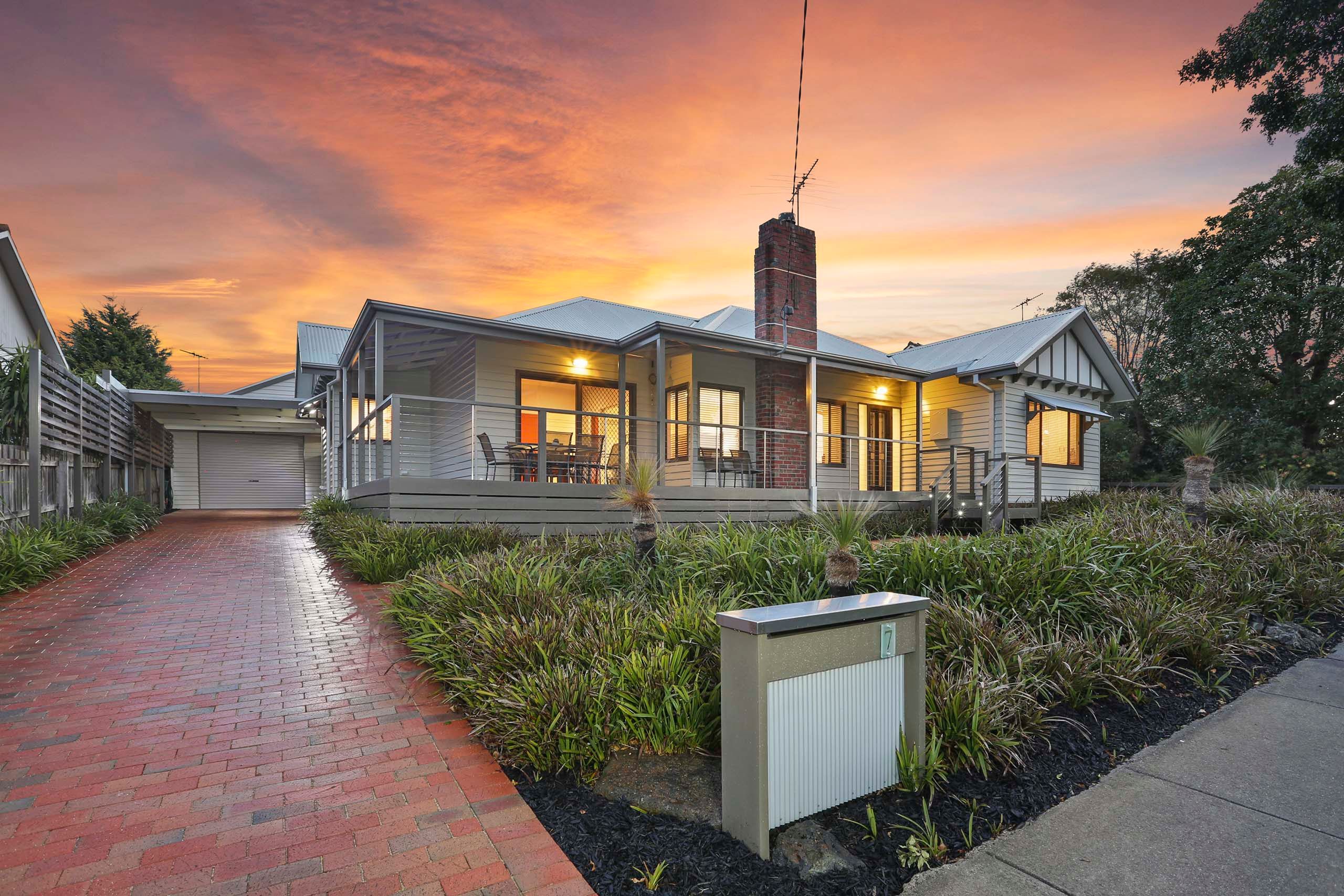7 Glenara Court, Belmont, VIC 3216