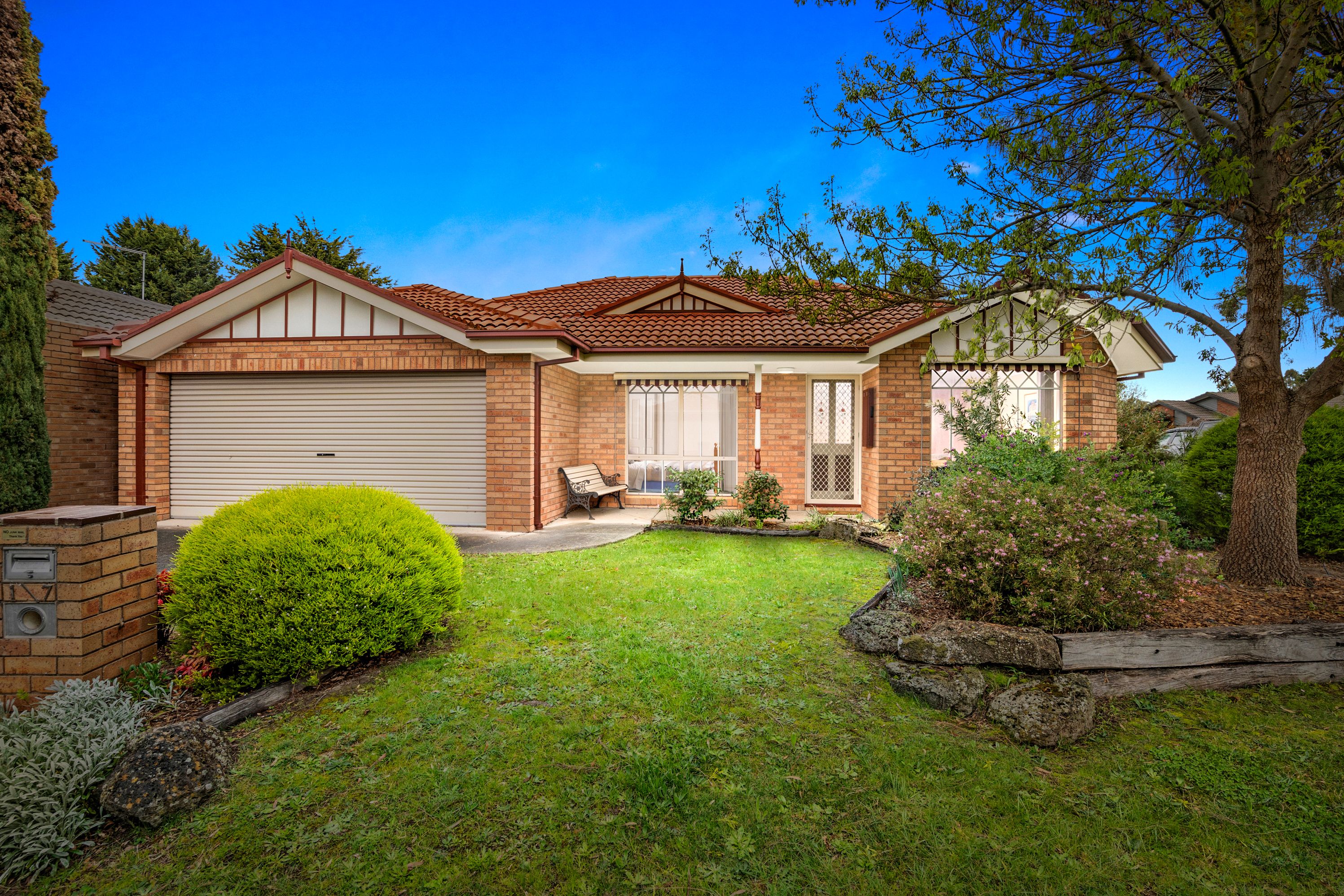 7 Kookaburra Walk, South Morang VIC 3752