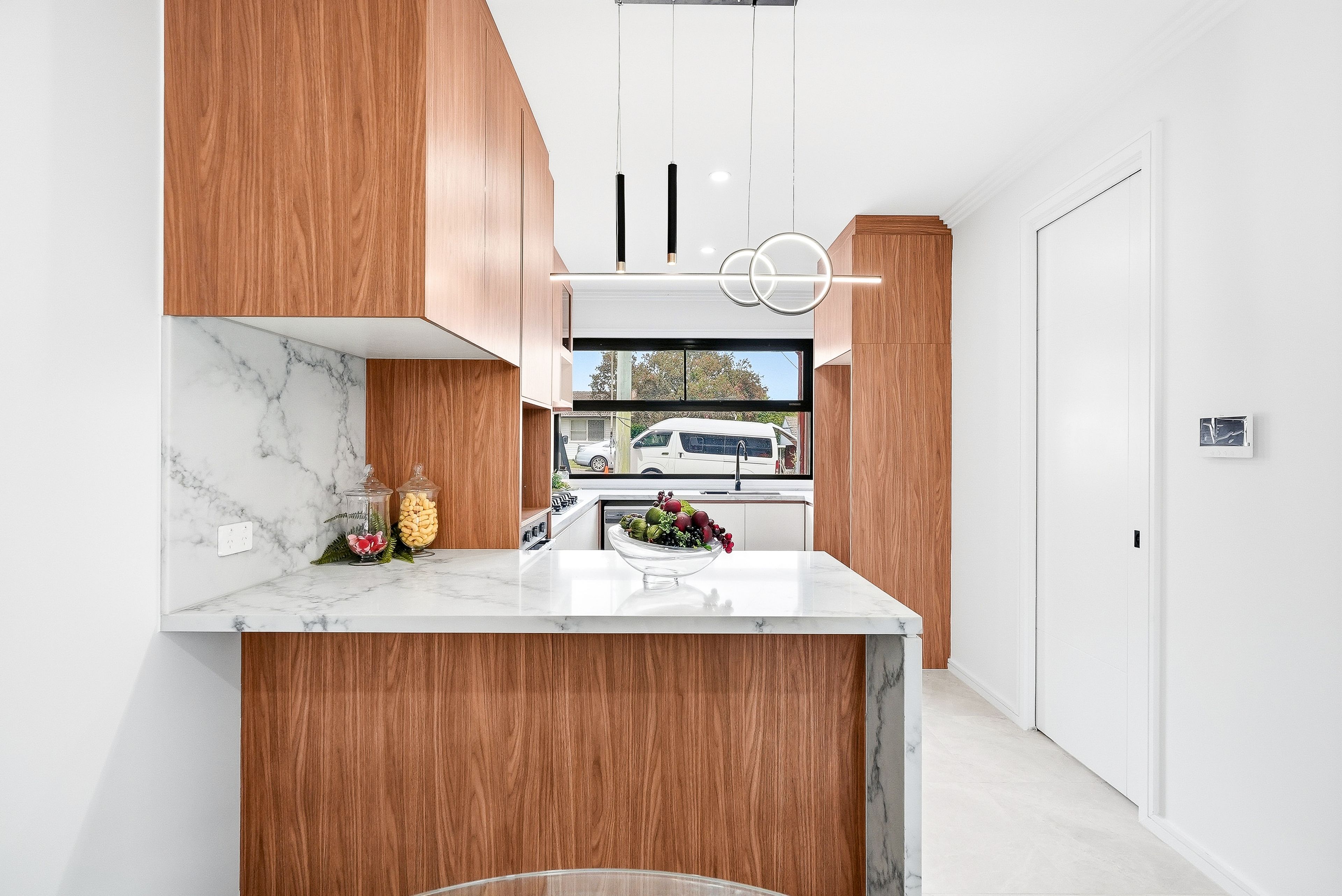 1/1 Reddan Avenue — photo 3 of 29