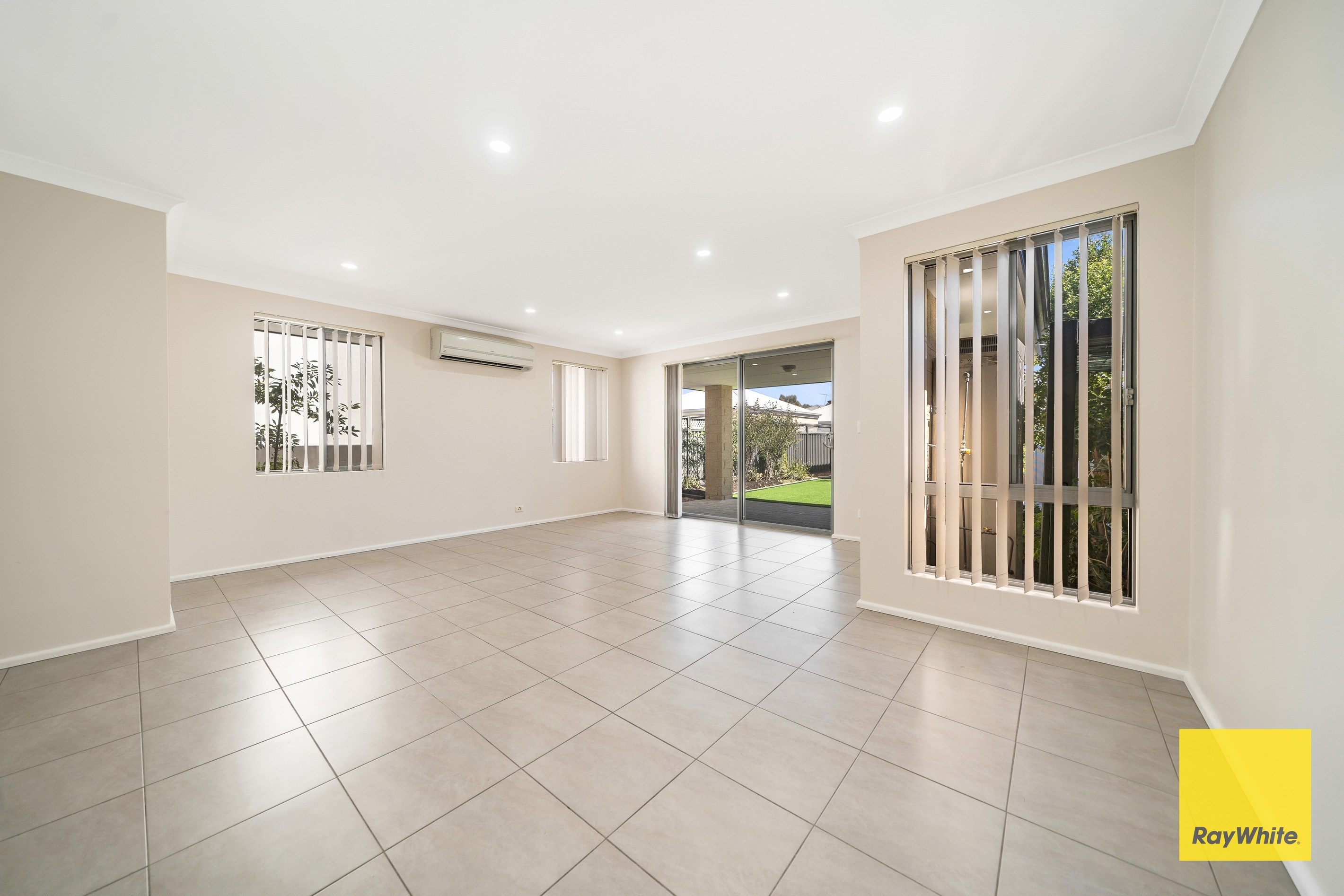 6 Plumosa Crescent, Dayton, WA 6055