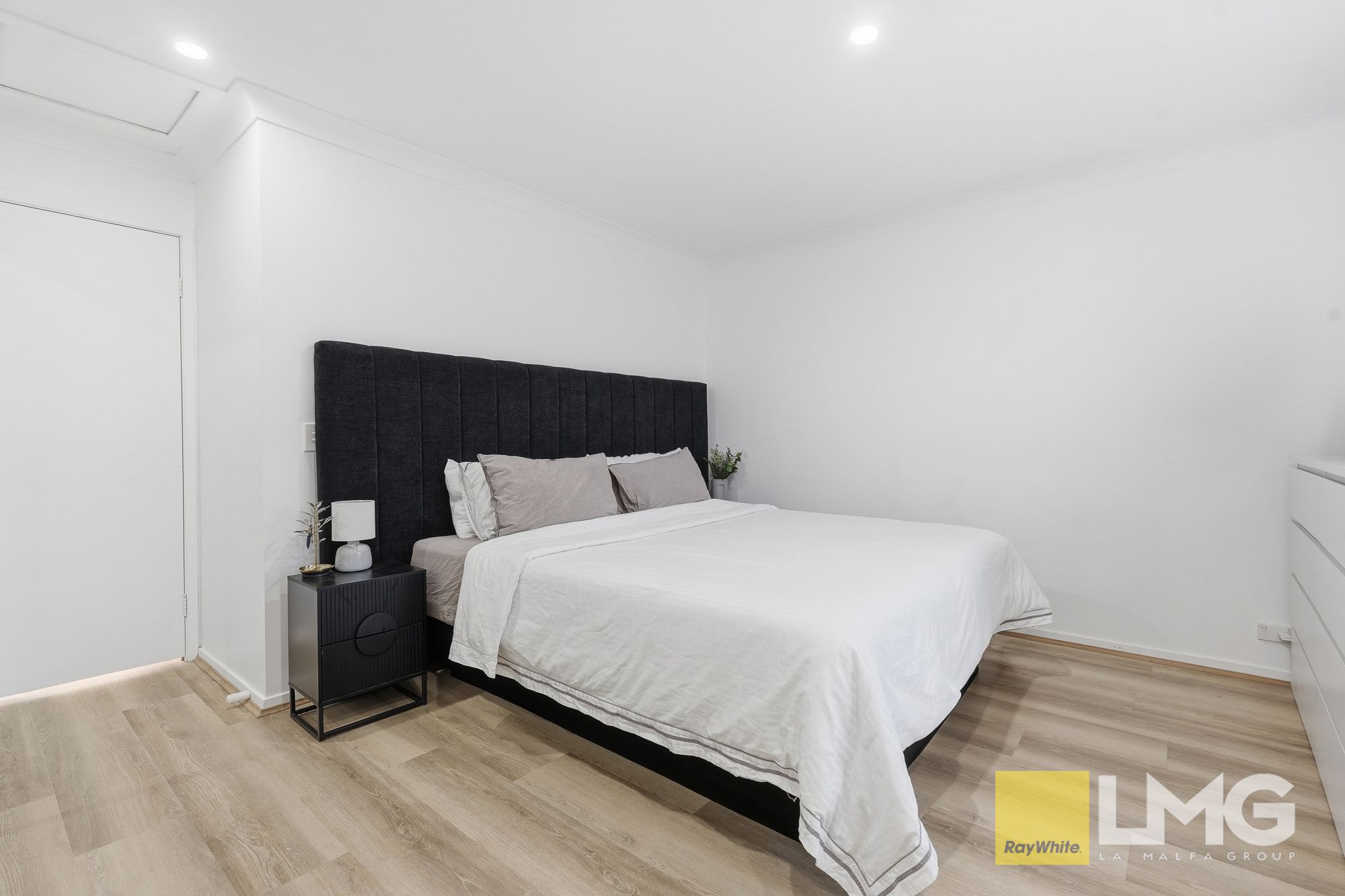 19 Castle Street — photo 12 of 30