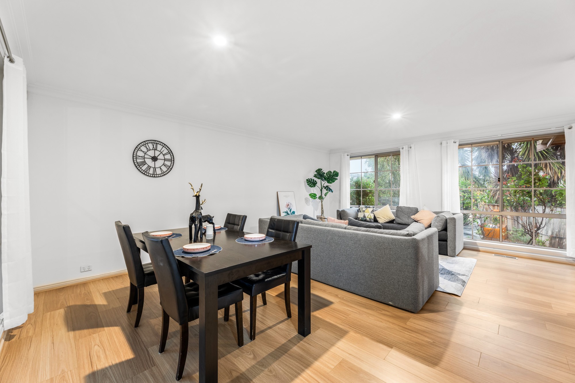 2/2 McCubbin Street, Burwood, VIC 3125