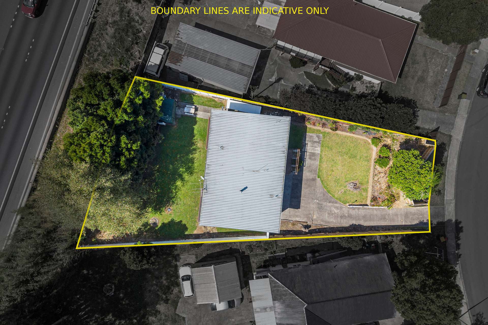 14 Lawrence Crescent photo 9