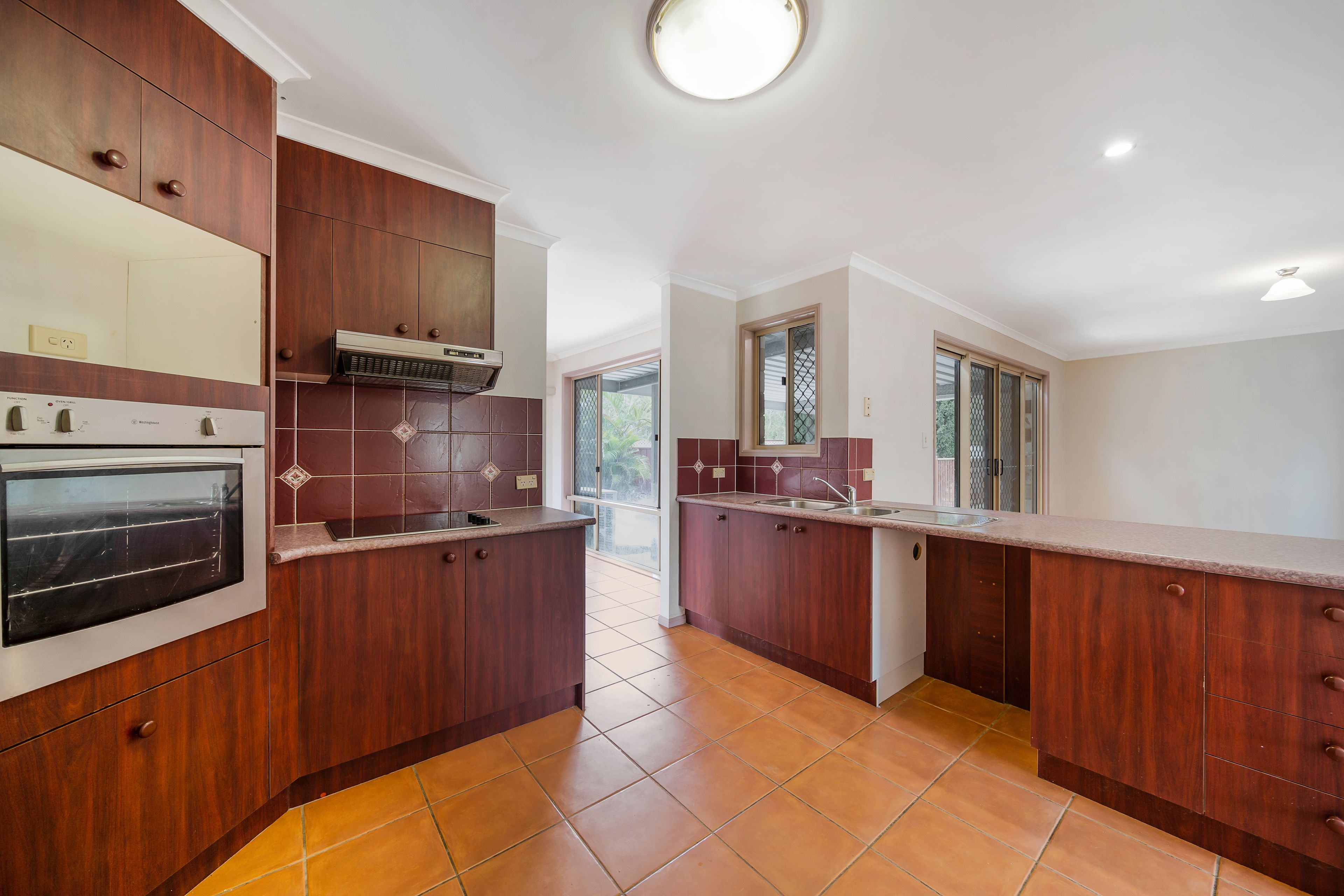 94 Regency Drive, Regents Park, QLD 4118