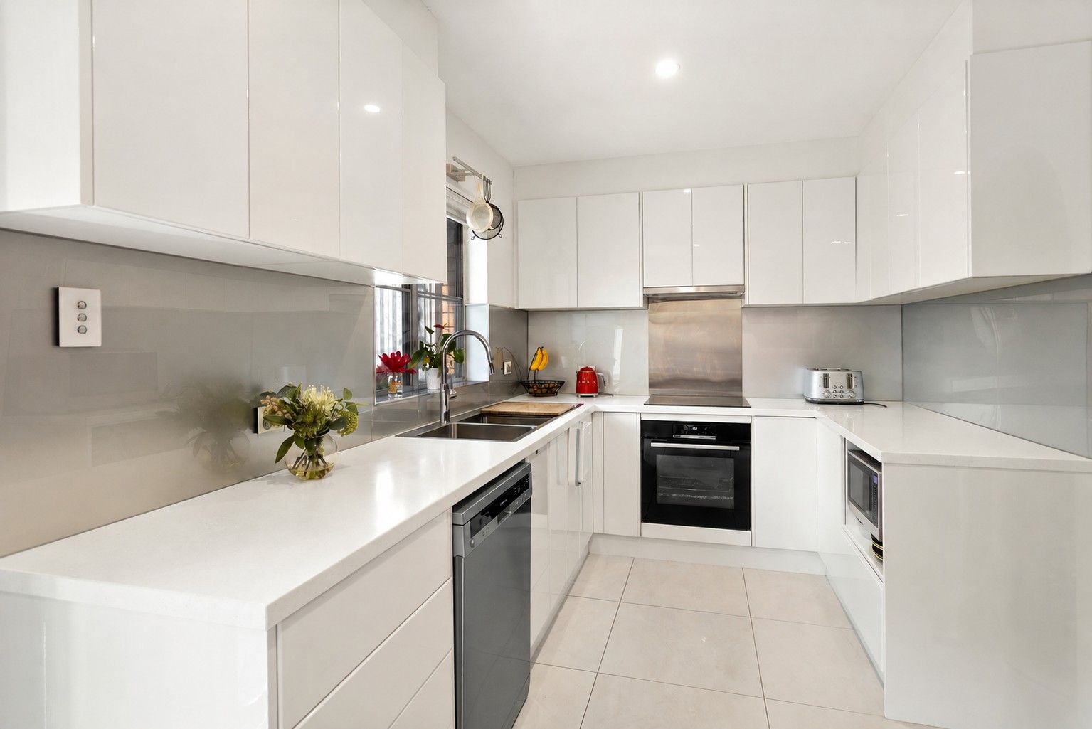 2/10 Marr Street — photo 6 of 11