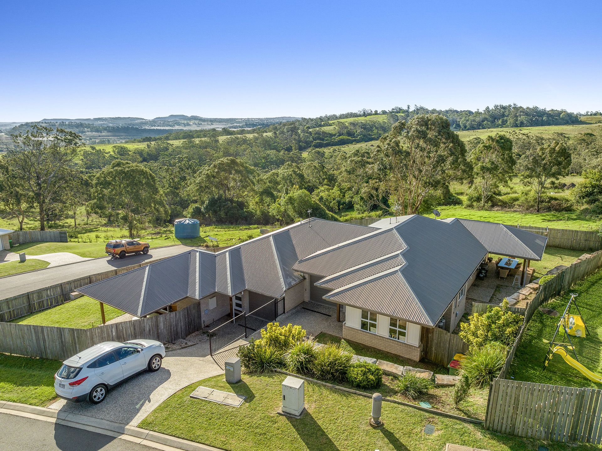 3 Cassidy Terrace, Mount Kynoch QLD 4350