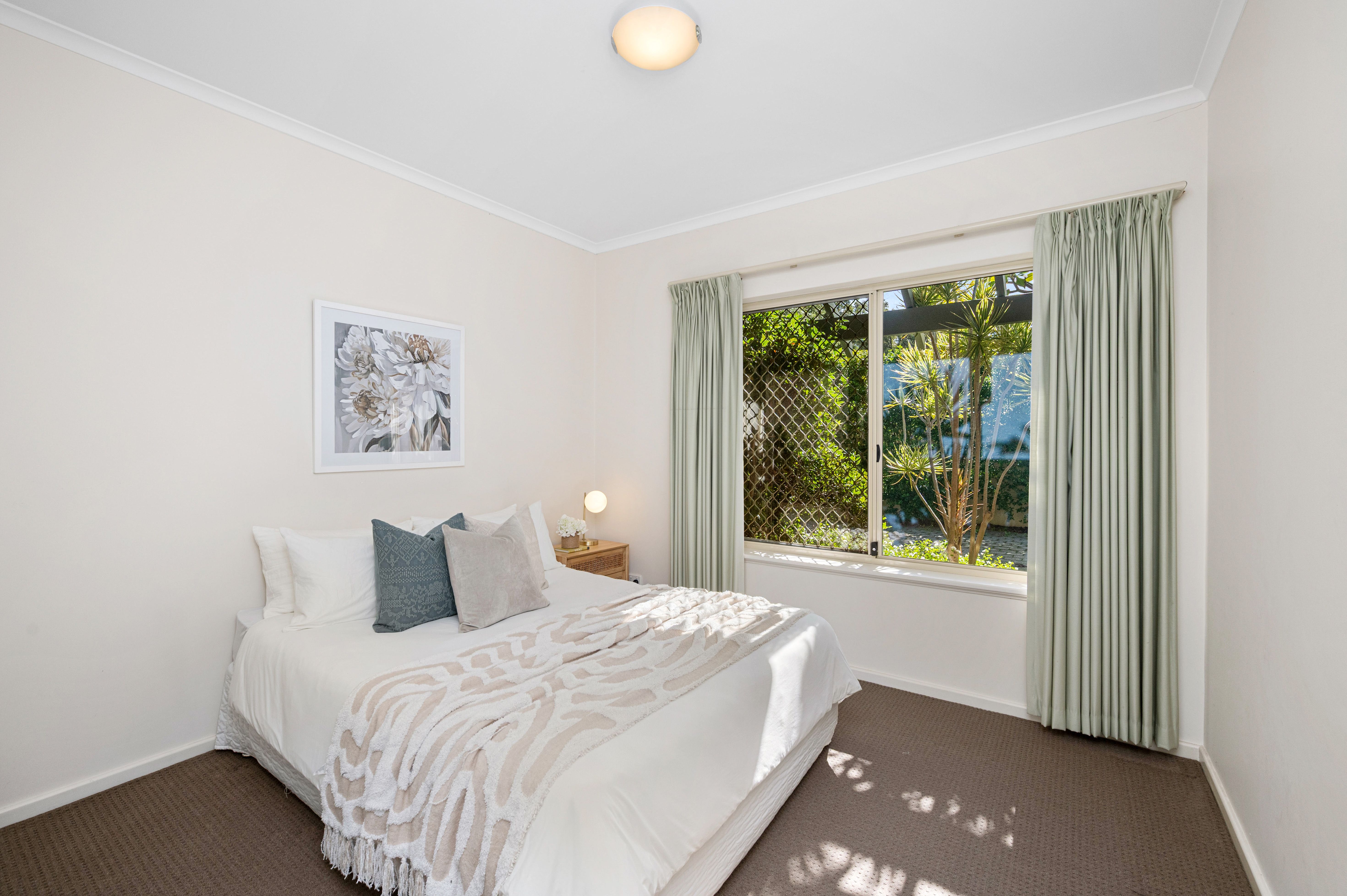 53 Bournemouth Crescent — photo 17 of 19