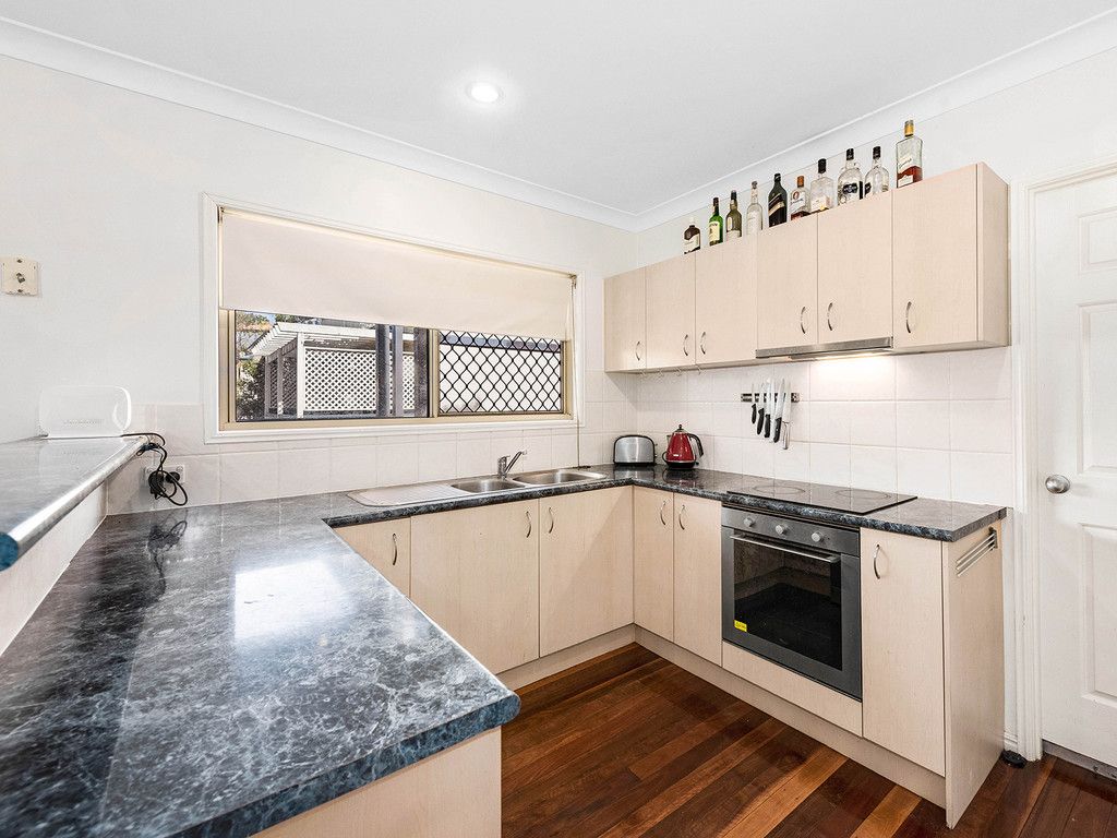 1/2 Queens Road, Taringa, QLD 4068