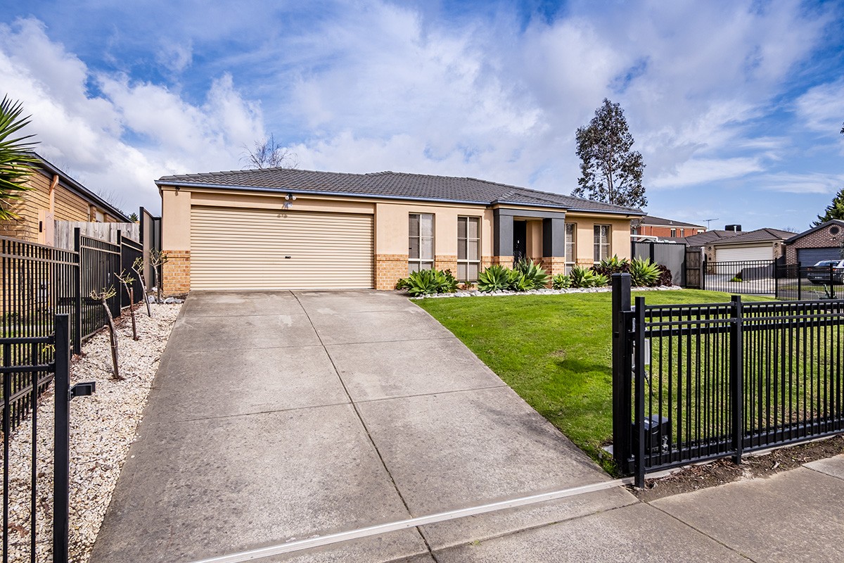 37 Central Parkway, Cranbourne West, VIC 3977
