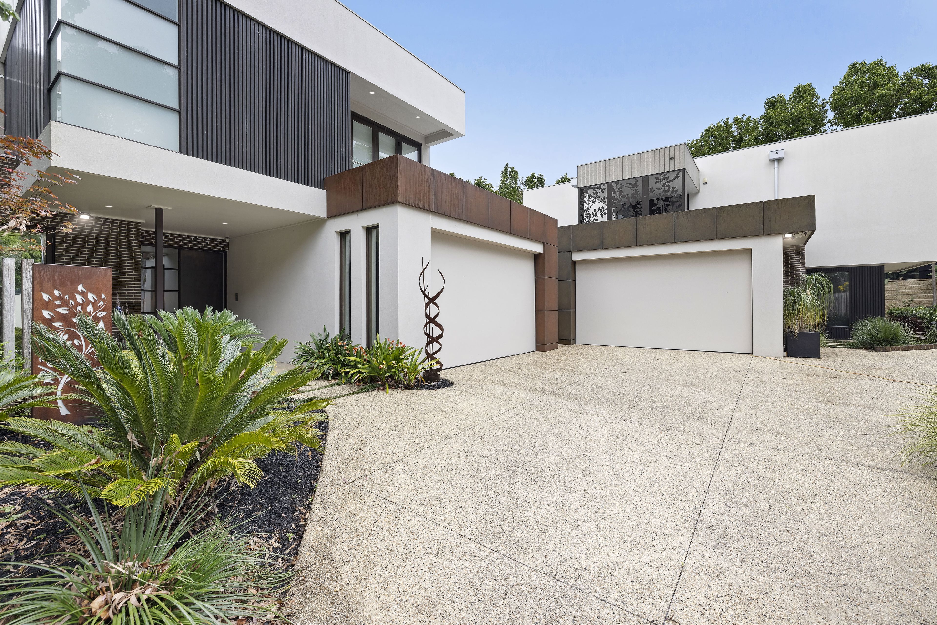11-13 Miller Crescent, Mount Waverley VIC 3149