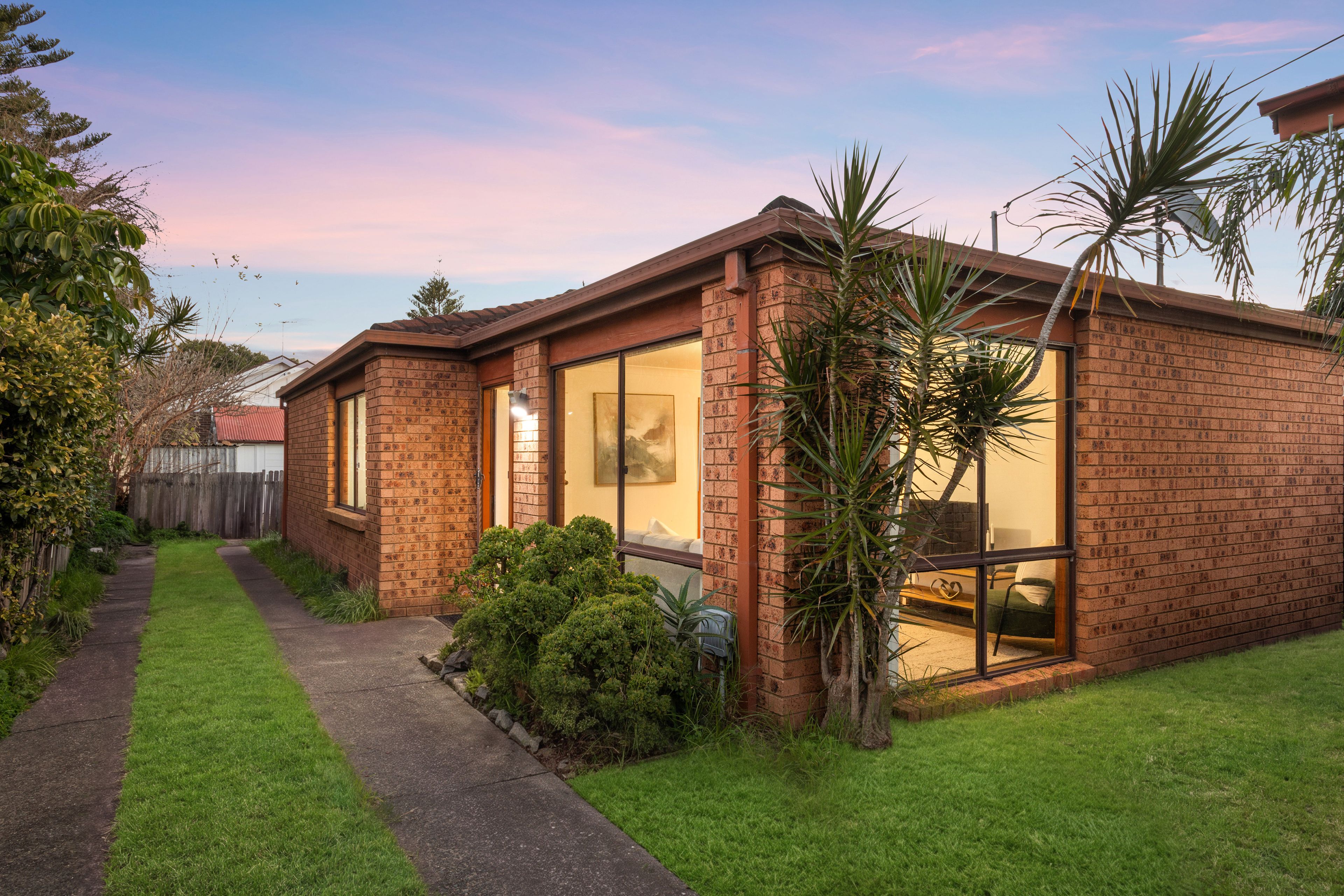 14 & 14A Hincks Street — photo 10 of 18