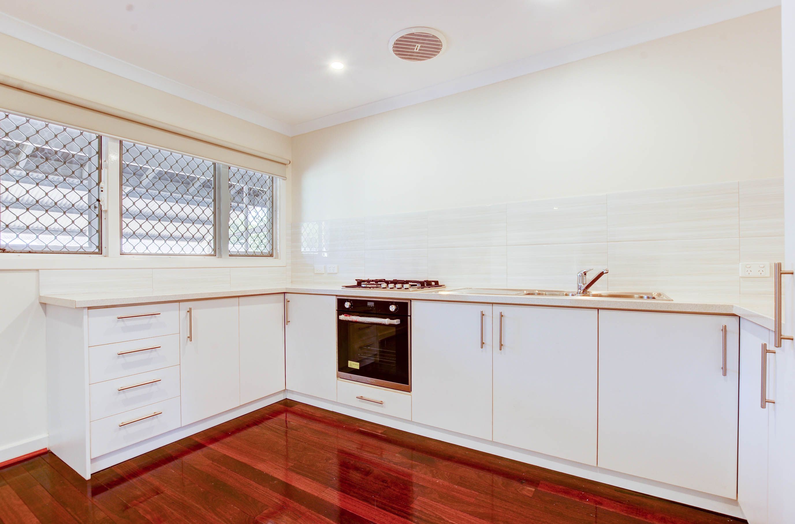6/11 Westbrook Way, Girrawheen, WA 6064