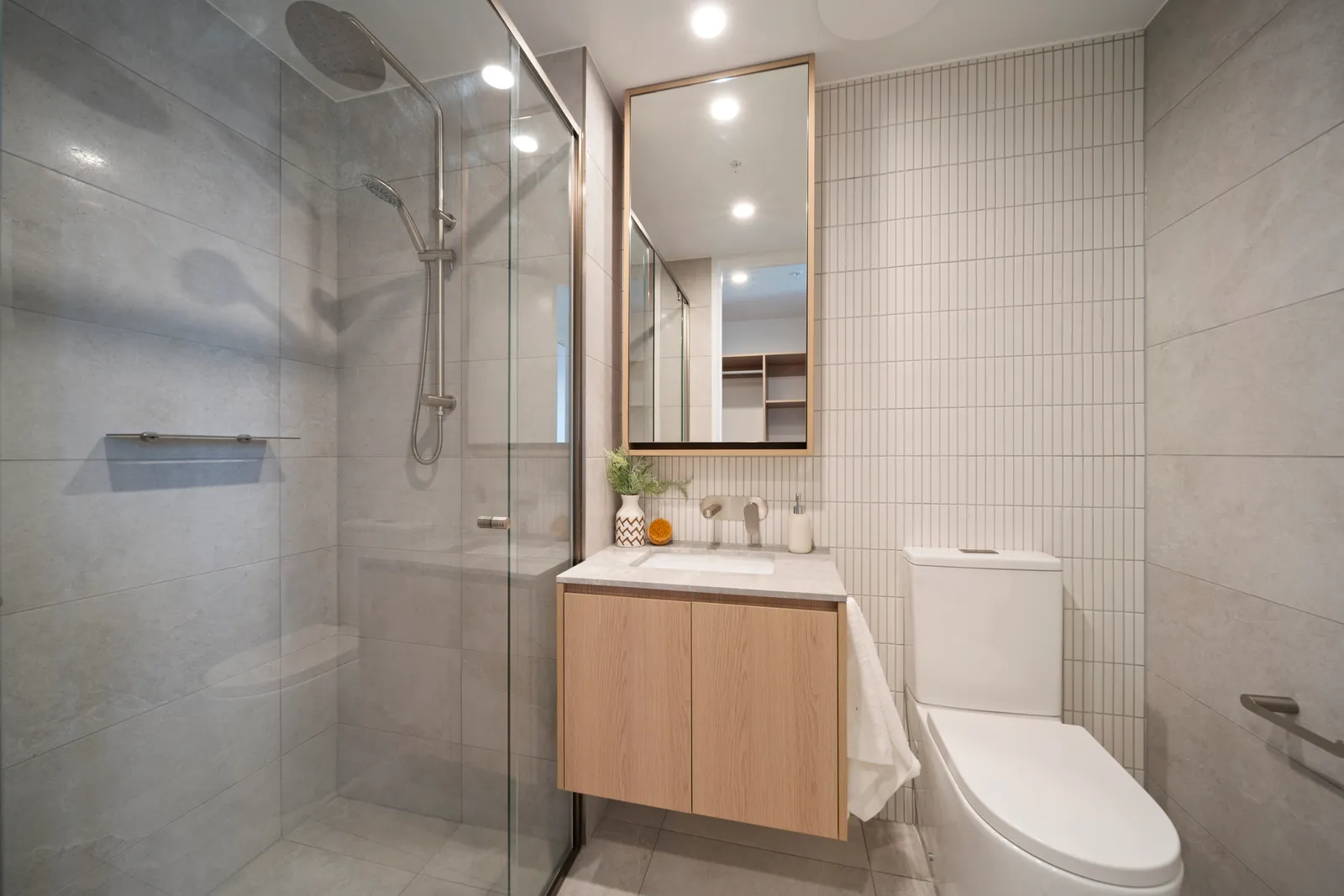 708/33 Railway Terrace, Milton