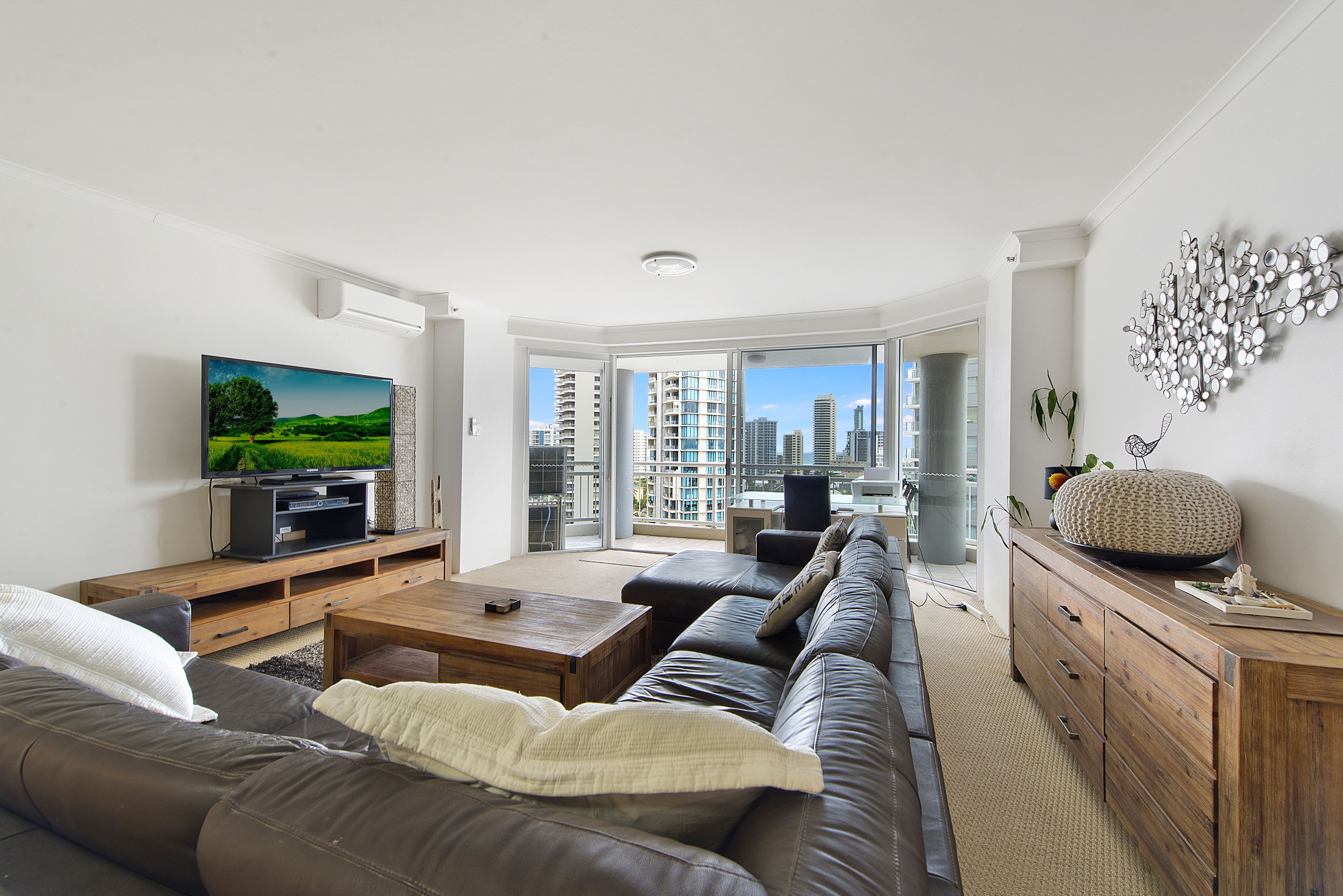 11-17 Hughes Avenue, Main Beach QLD 4217