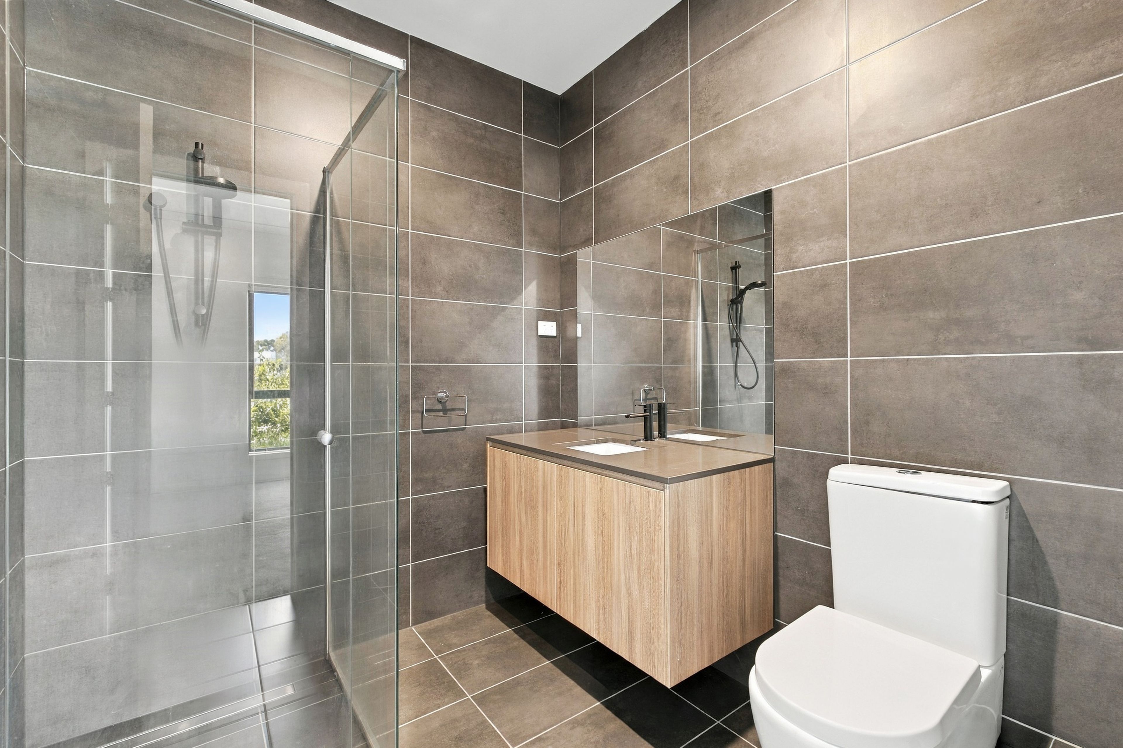 35 Fisken Way — photo 8 of 12