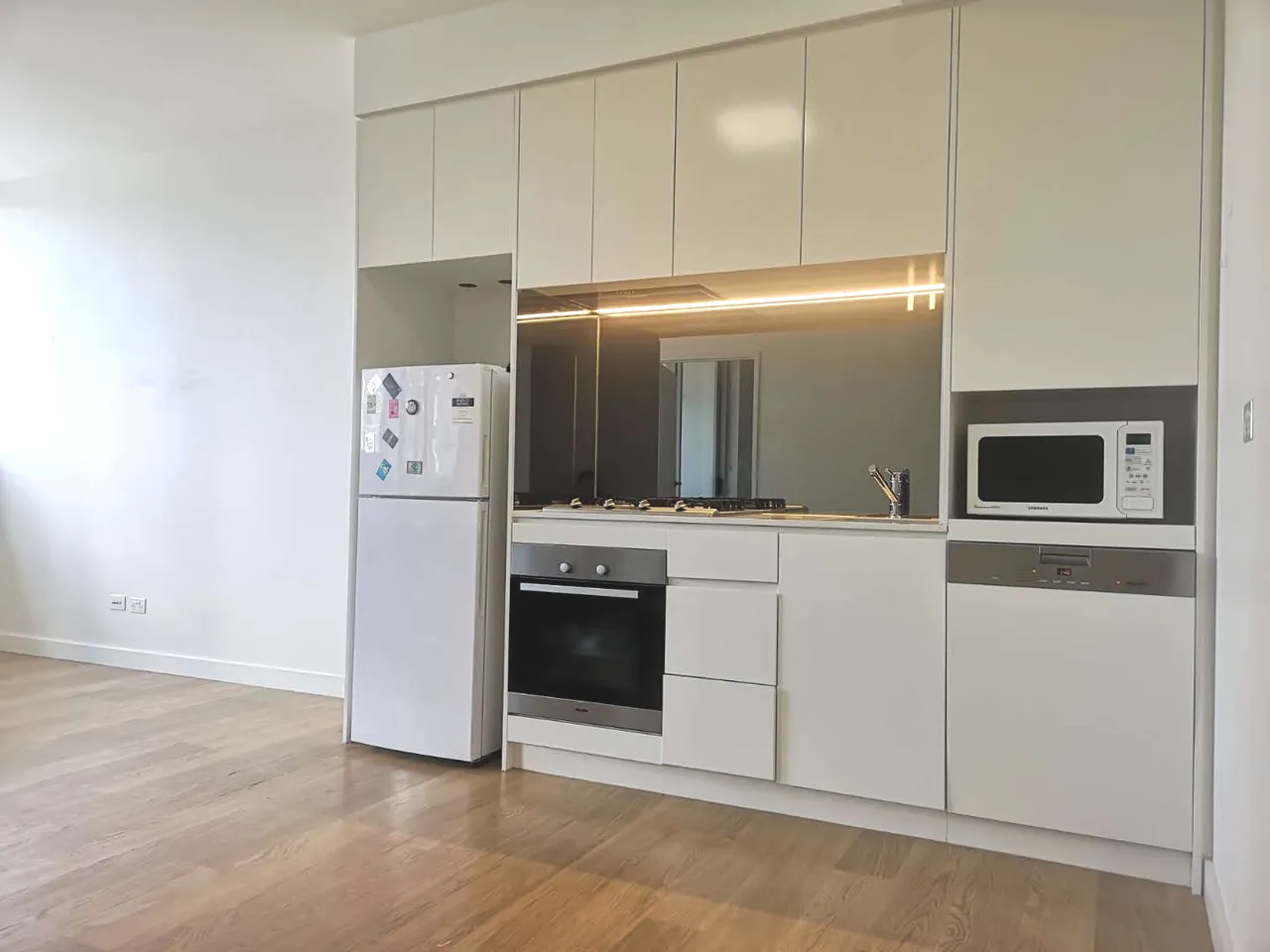 307/15 Gadigal Avenue — photo 4 of 6