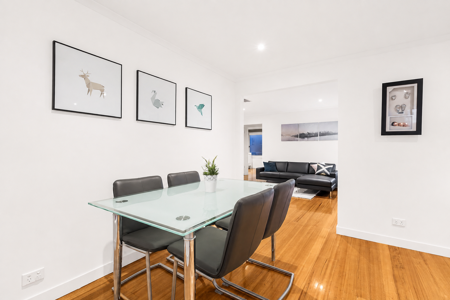 1/693 Stud Road — photo 3 of 13