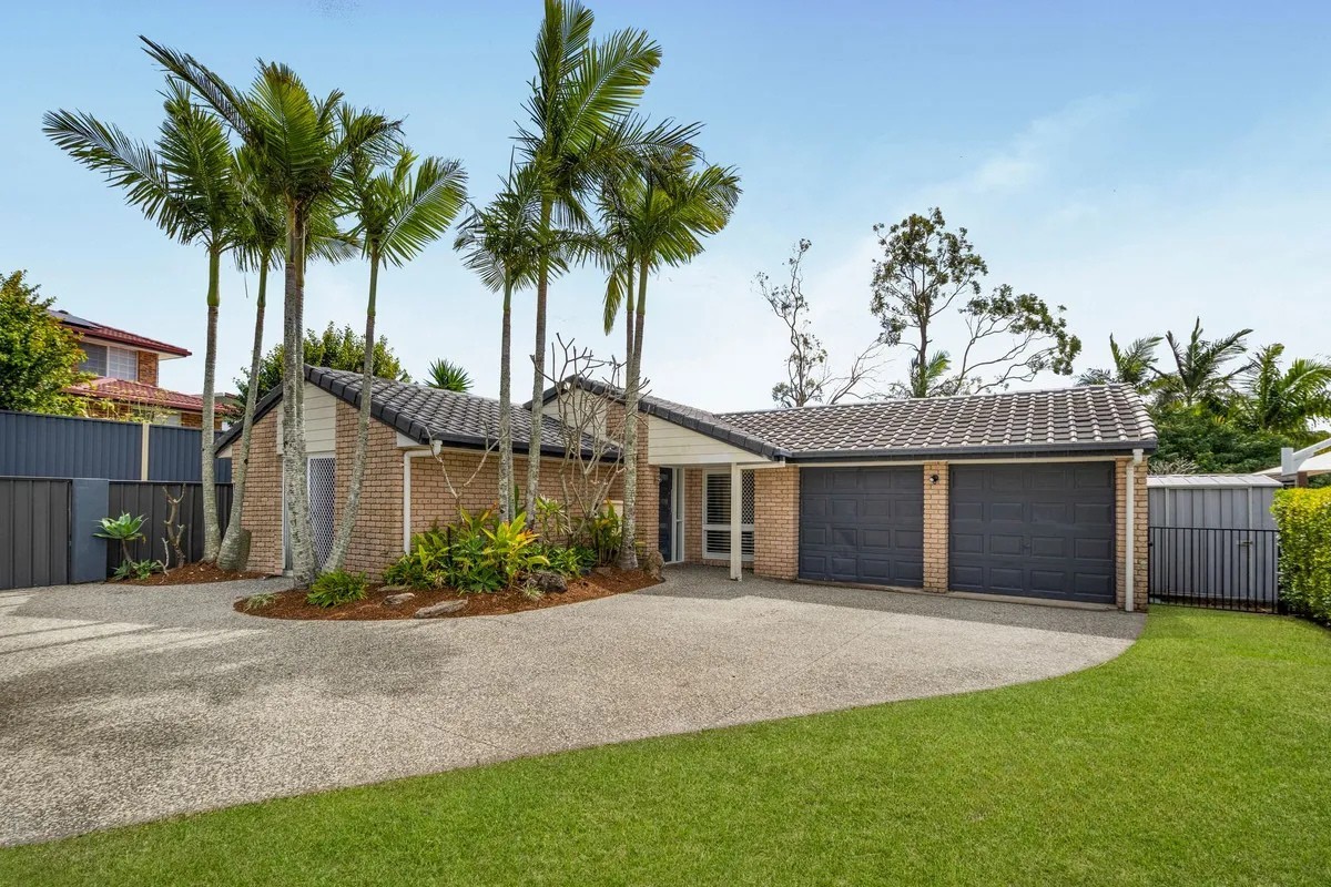 42 Adaminaby Drive, Helensvale, QLD 4212