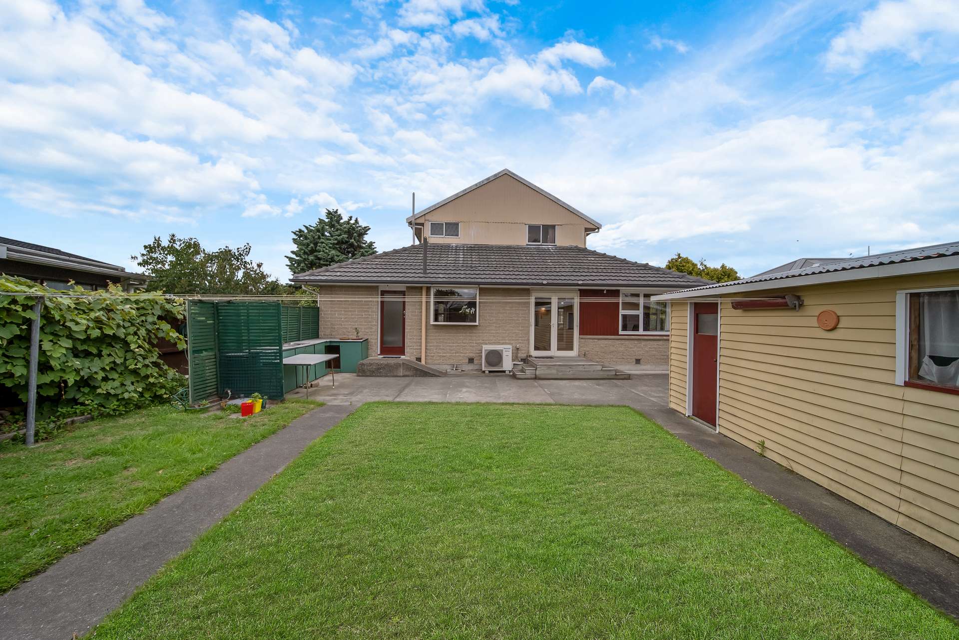 47 Frensham Crescent photo 22