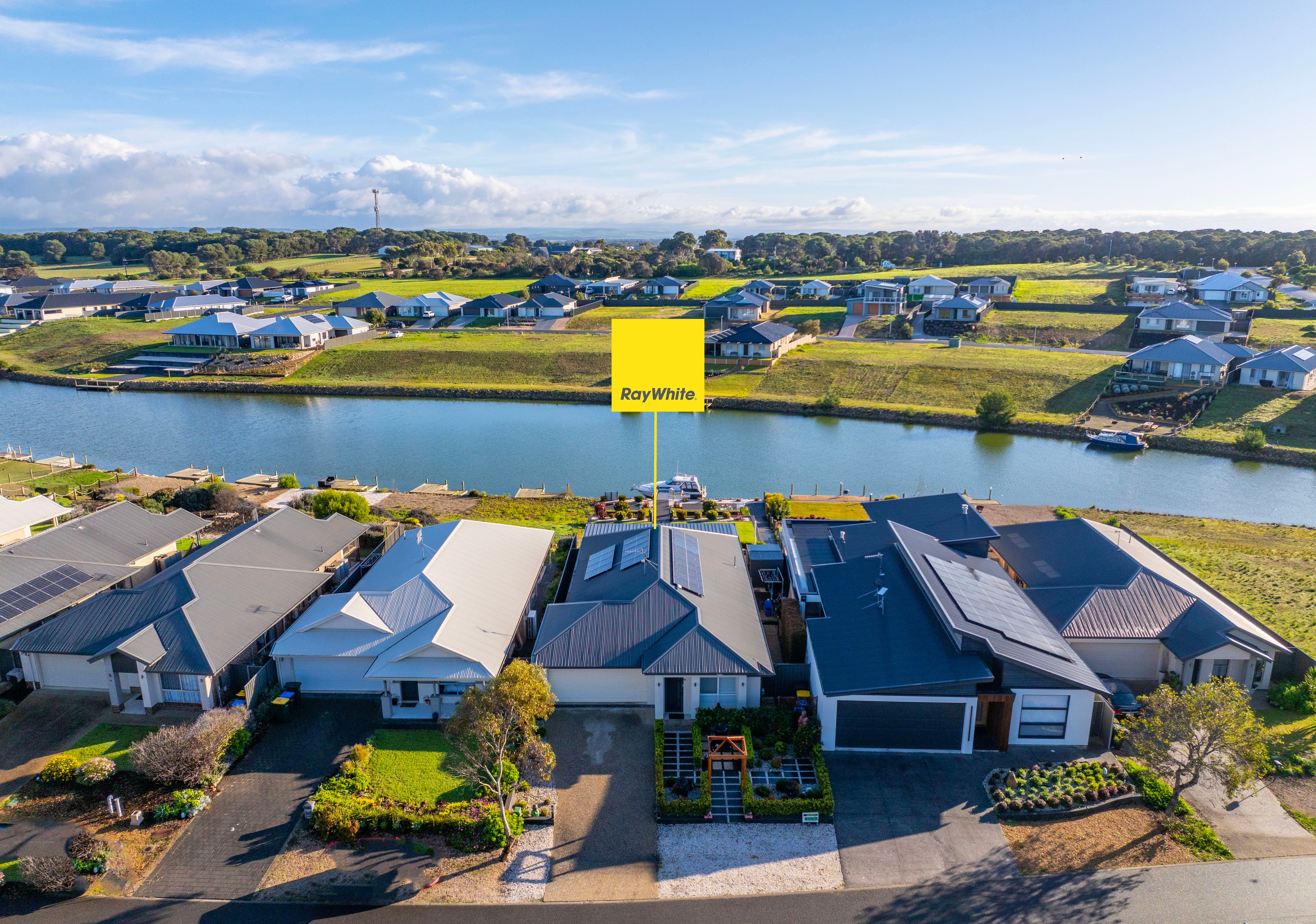 24 Blanche Parade, Hindmarsh Island, SA 5214