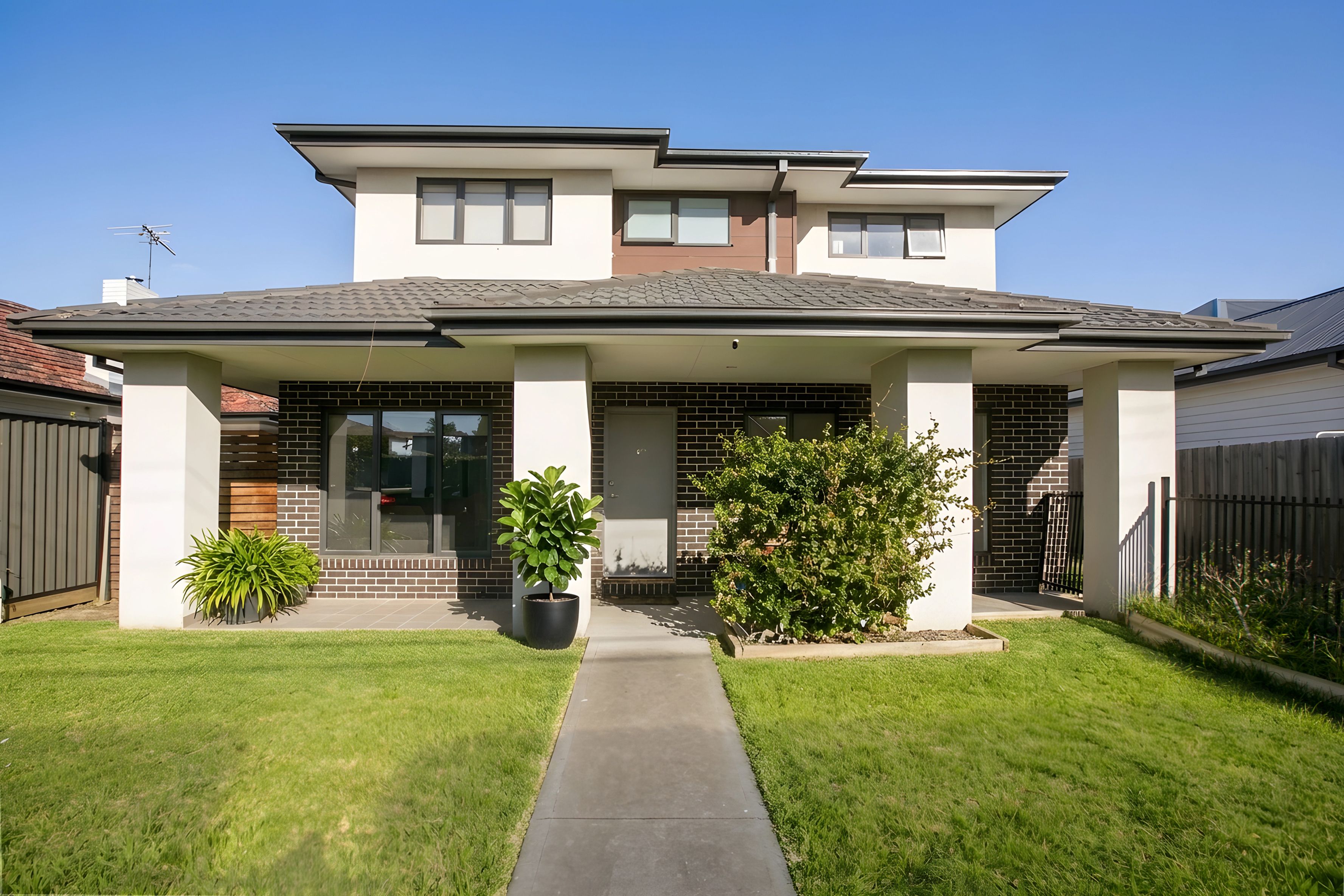 1/50 Royal Parade — photo from Ray White Reservoir