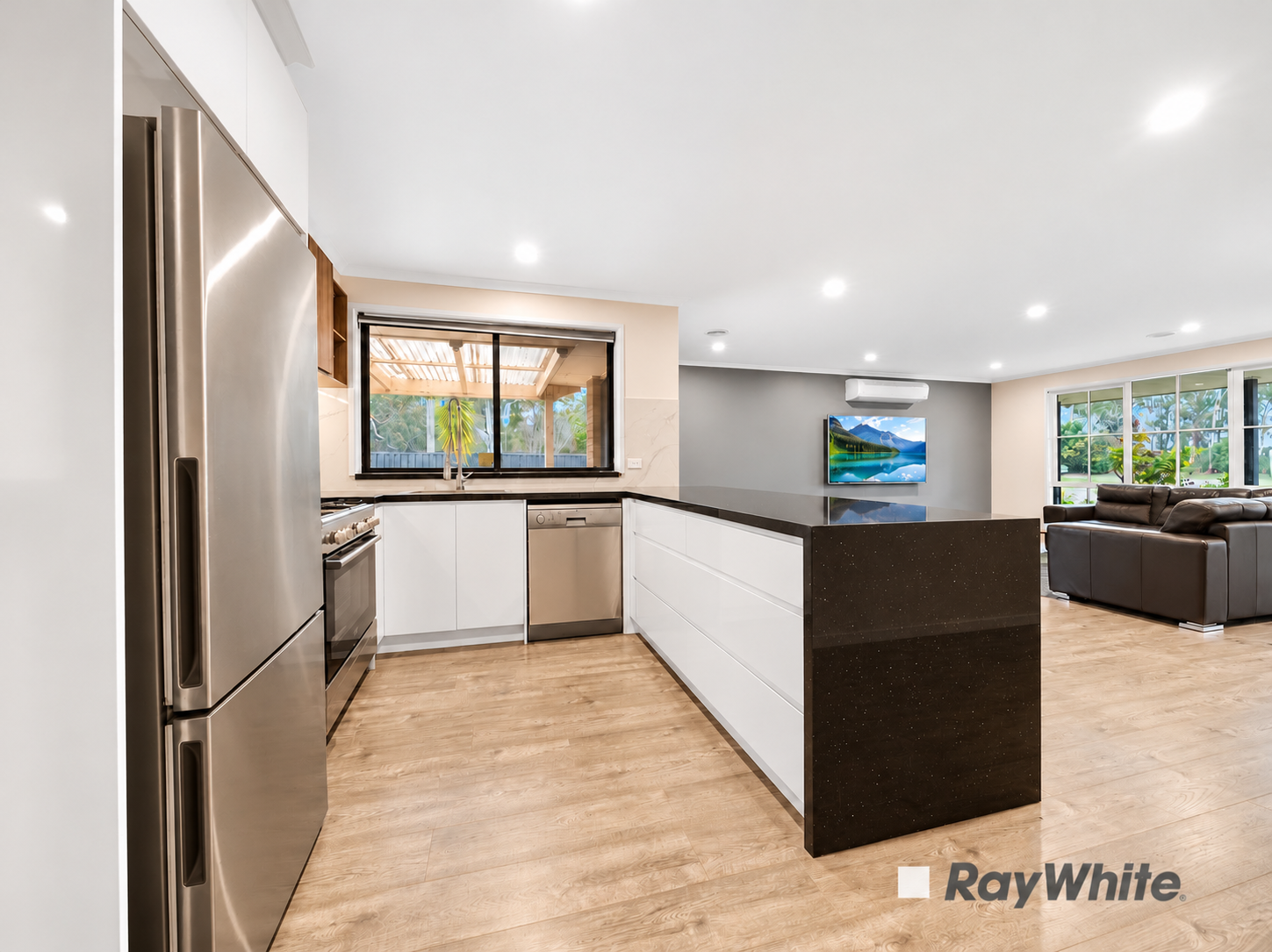 26 Benambra Way — photo 7 of 23