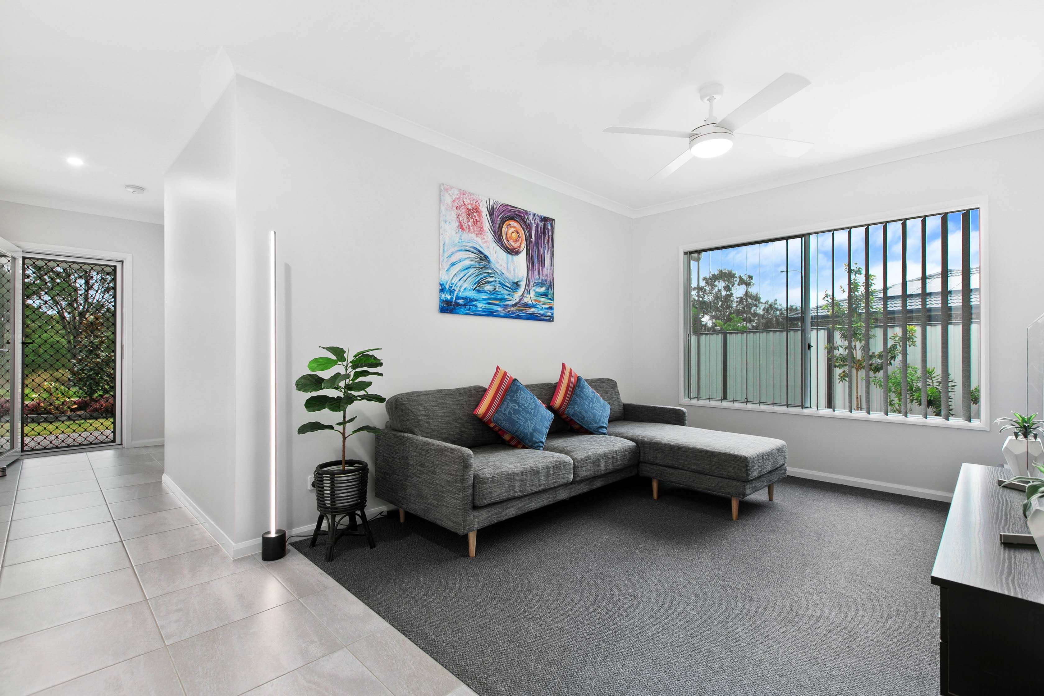 5 Waterside Way, Eli Waters, QLD 4655