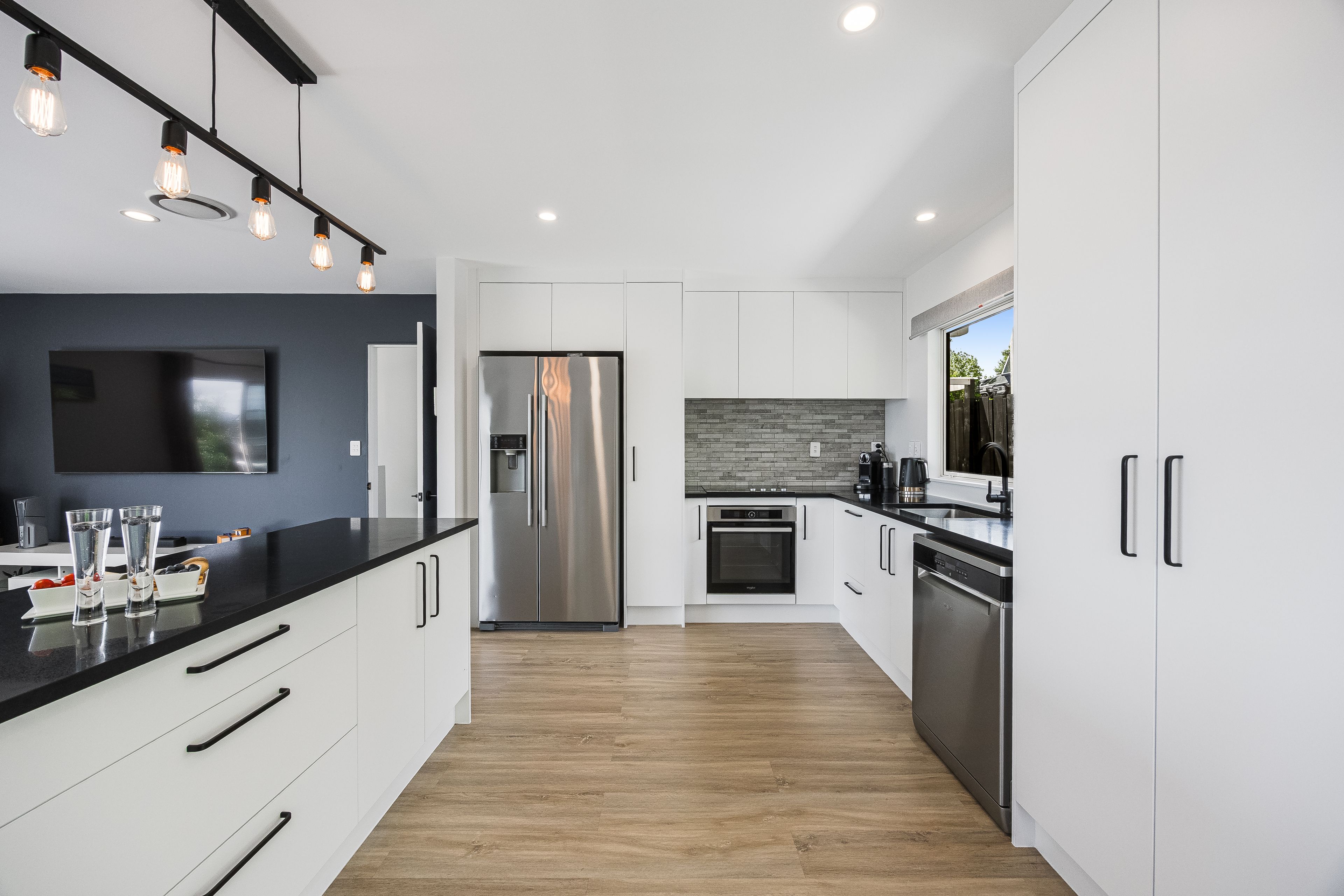22 Whangaparaoa Road, Red Beach, Rodney