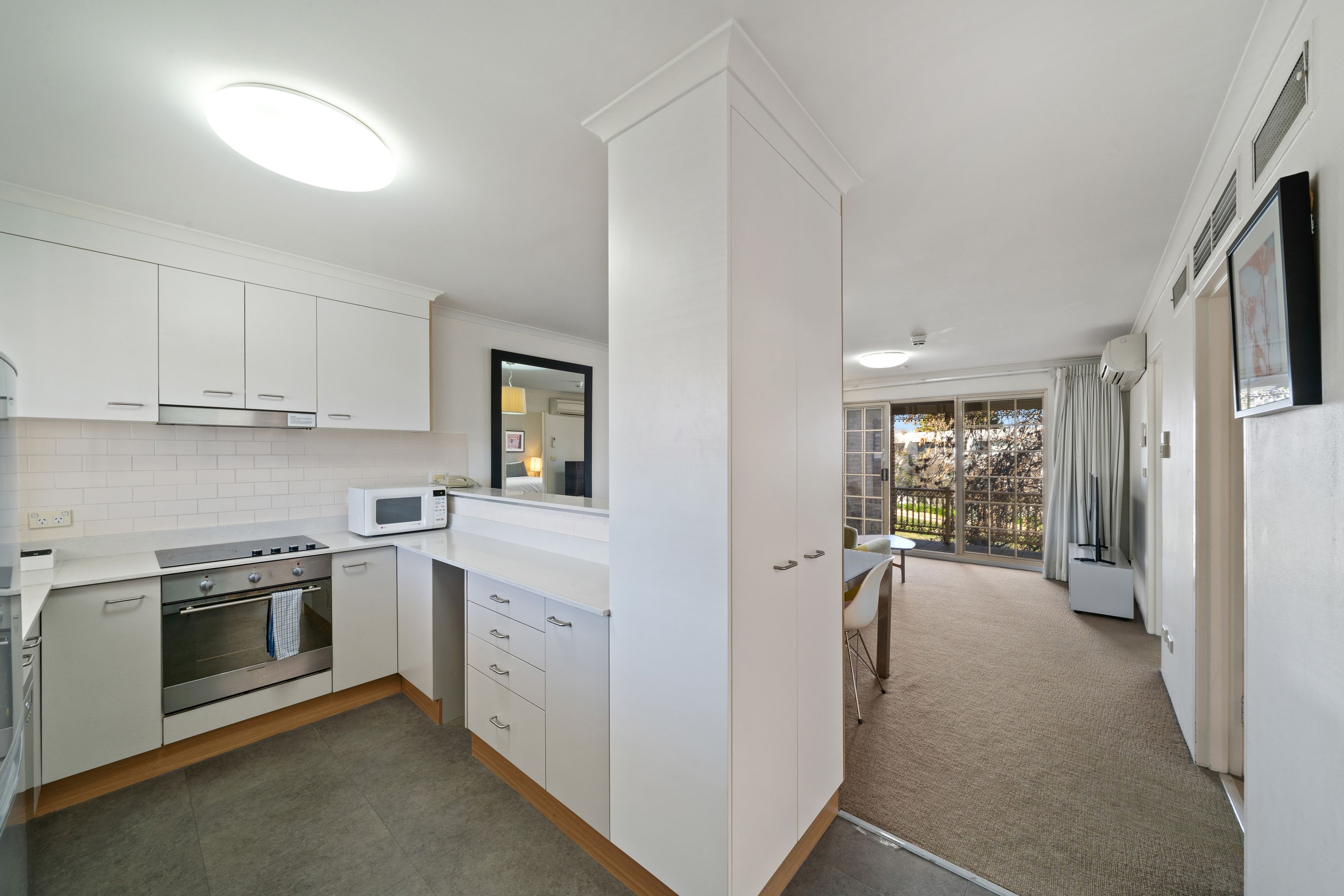 155/11 Giles Street — photo 9 of 19