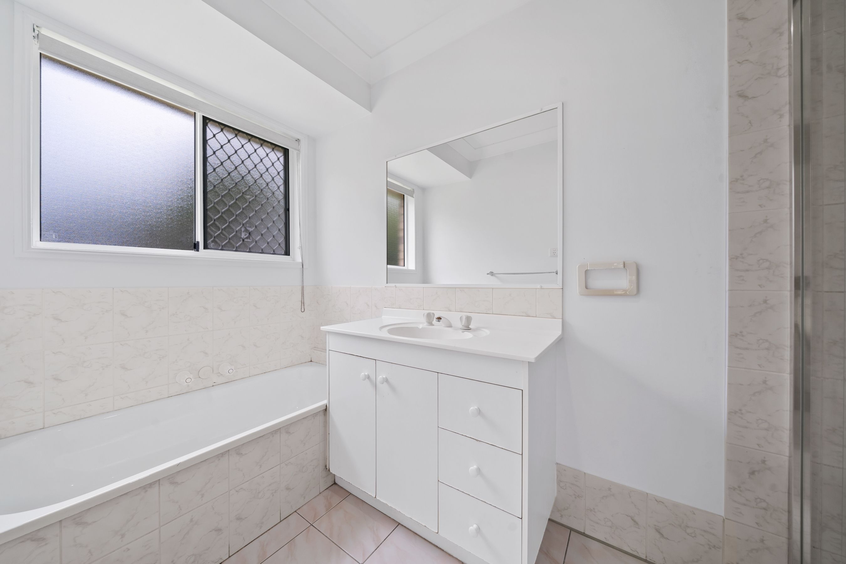 12 Vernon Court — photo 9 of 11