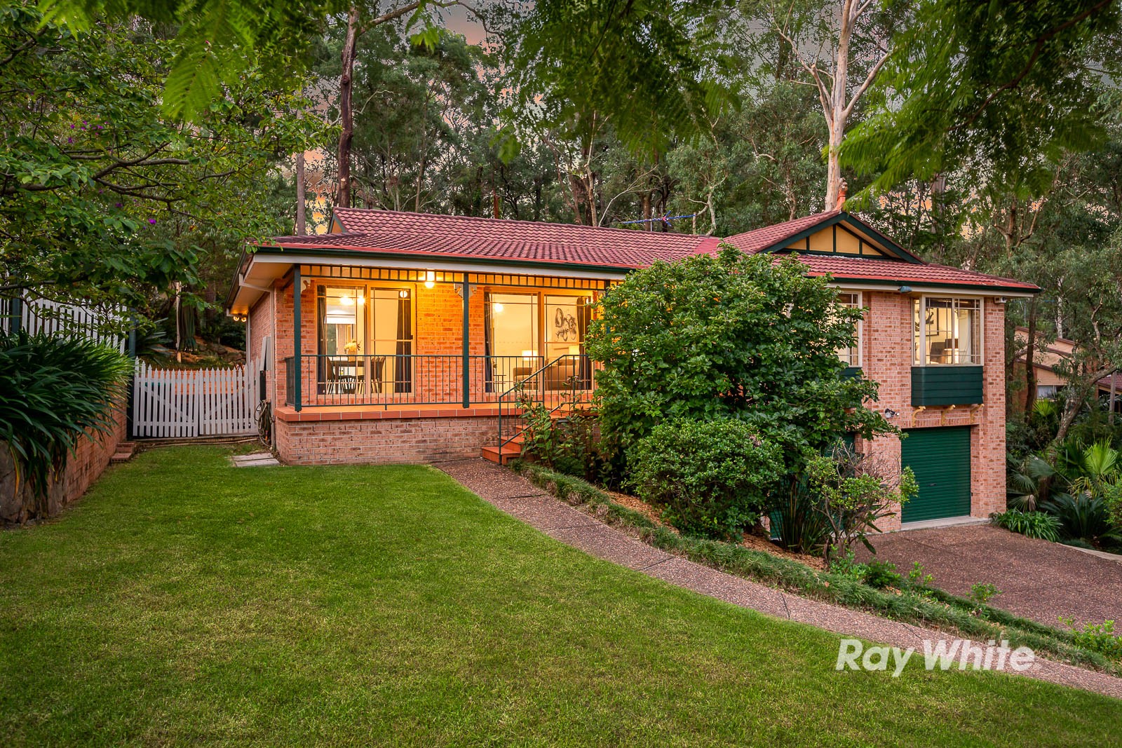 8 Forest Knoll, Castle Hill, NSW 2154