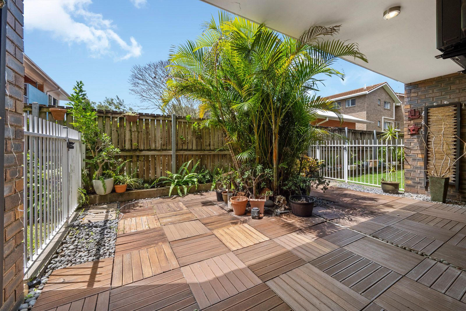 2/8 Moffatt Street — photo 3 of 11