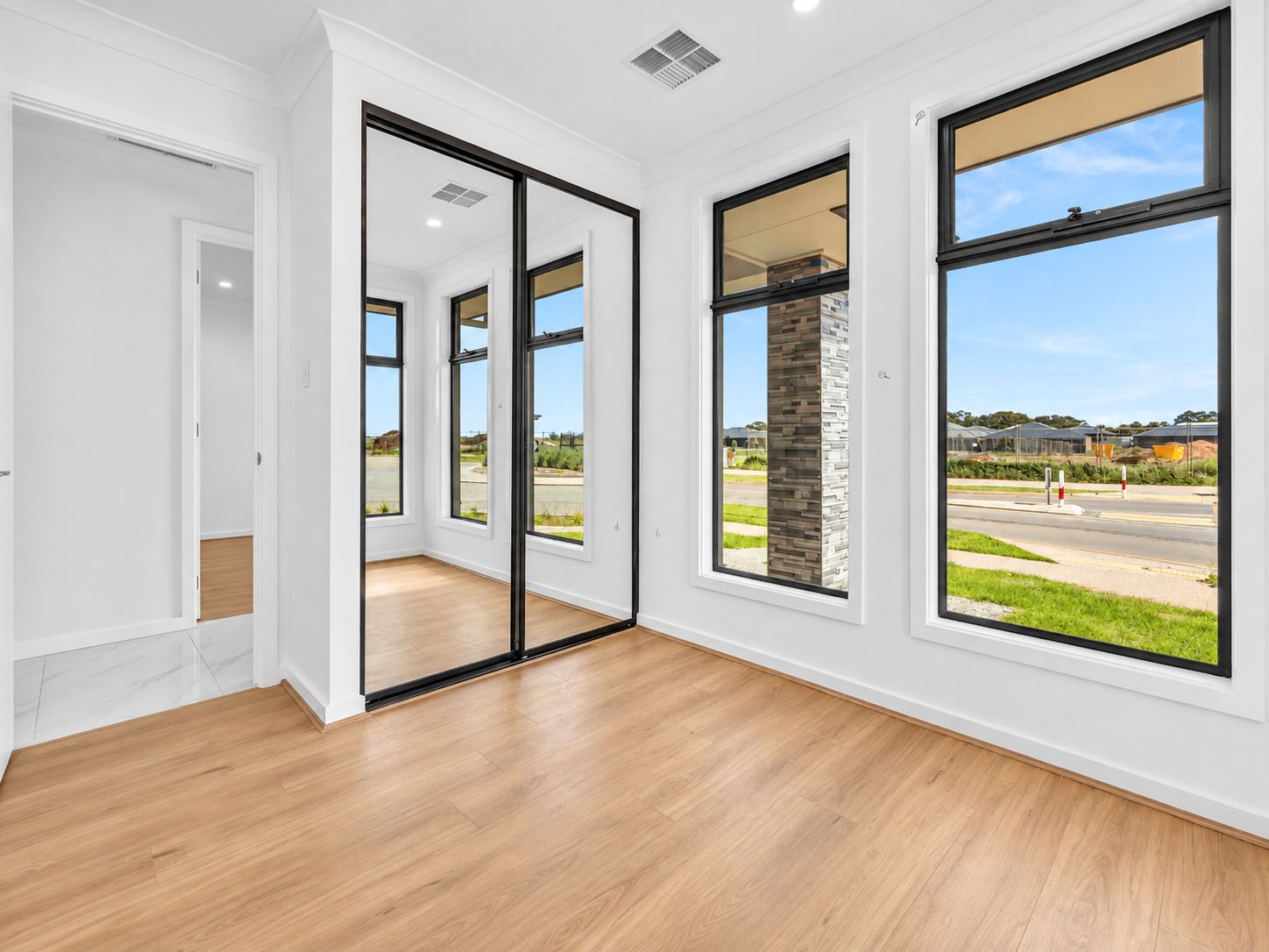 16 Horsnell Way — photo 5 of 19