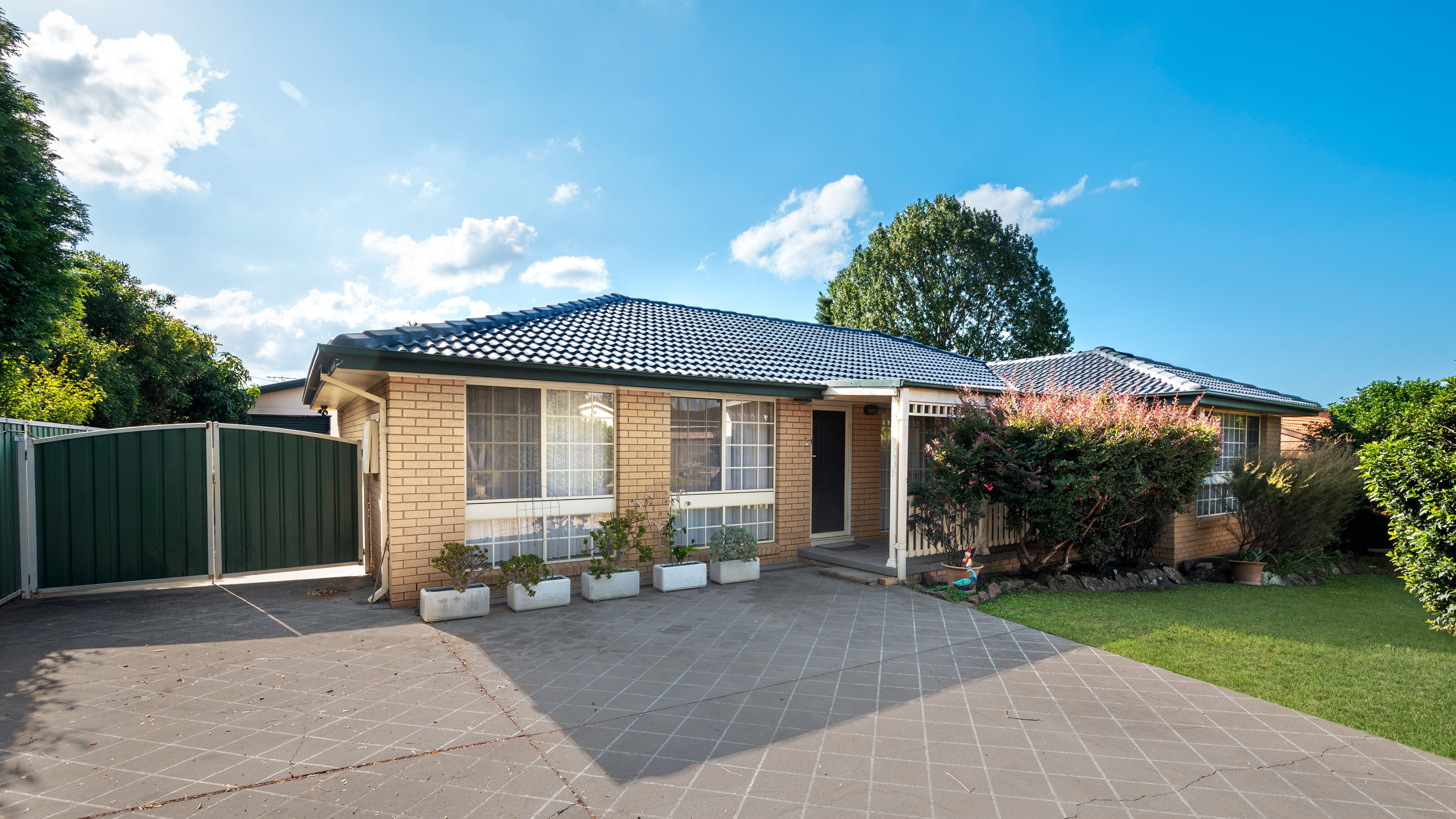 15 Bronzewing Street, Ingleburn, NSW 2565