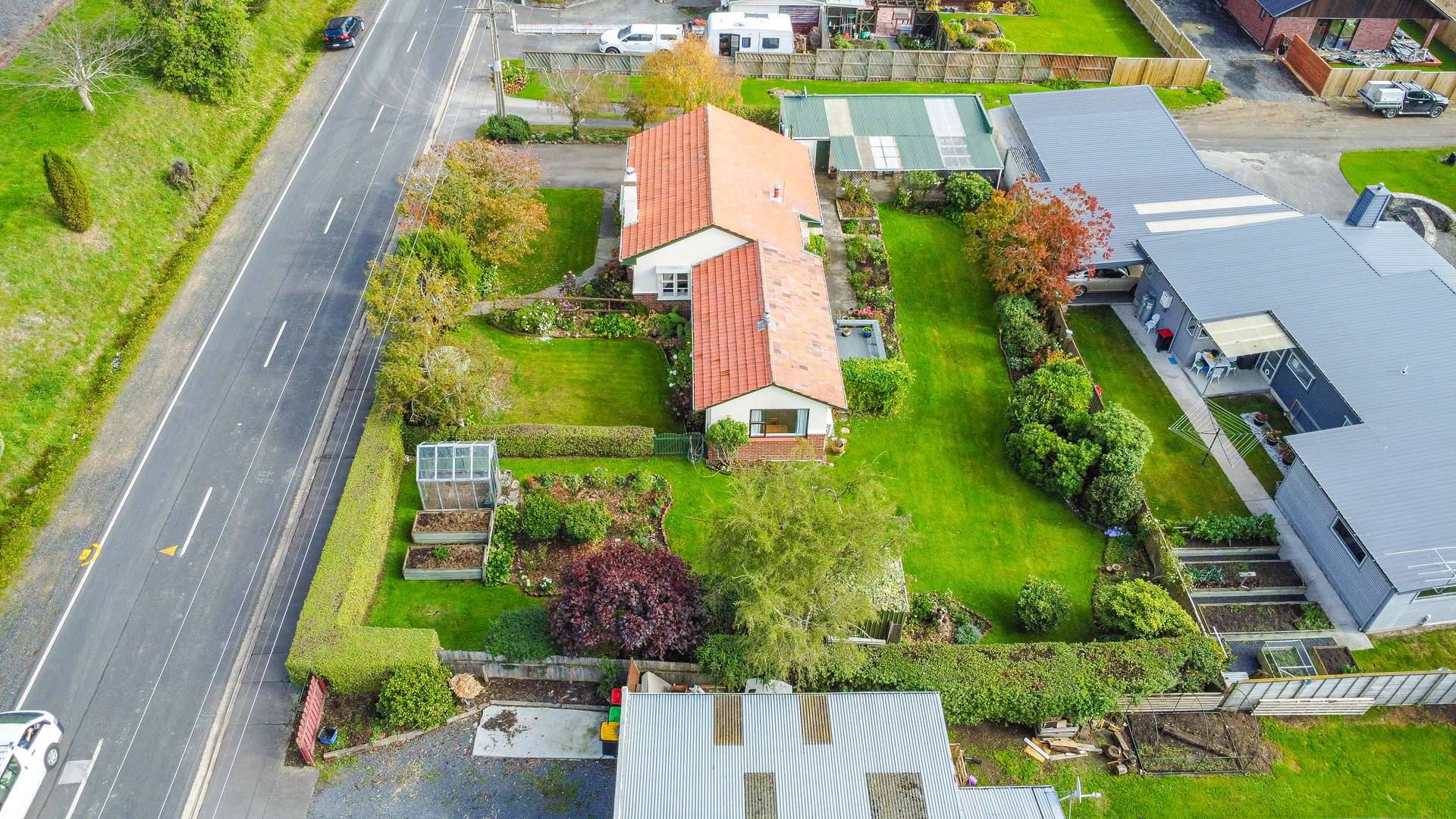 235 Gladstone Road North photo 26