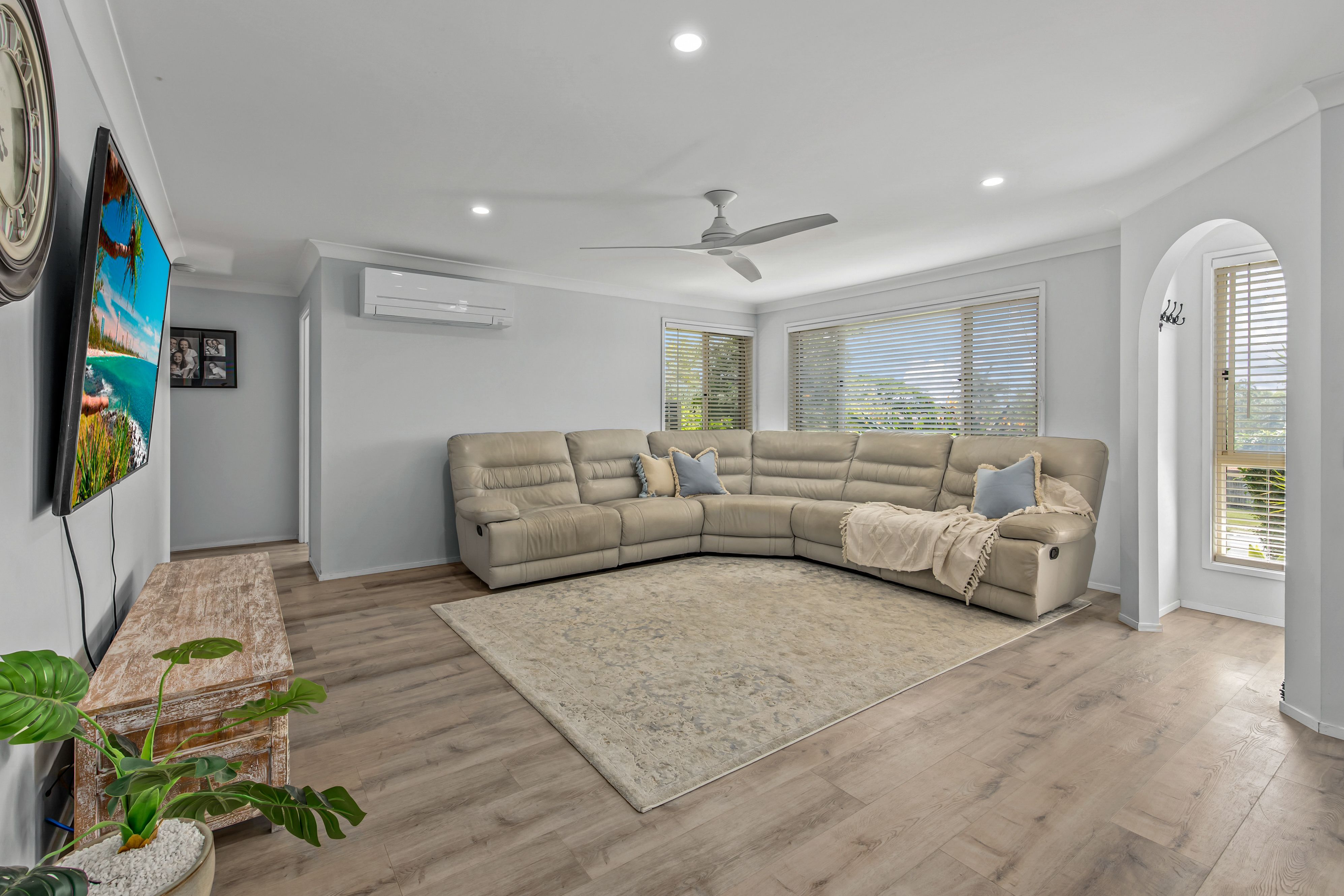 8 Brookton Court, Helensvale, QLD 4212
