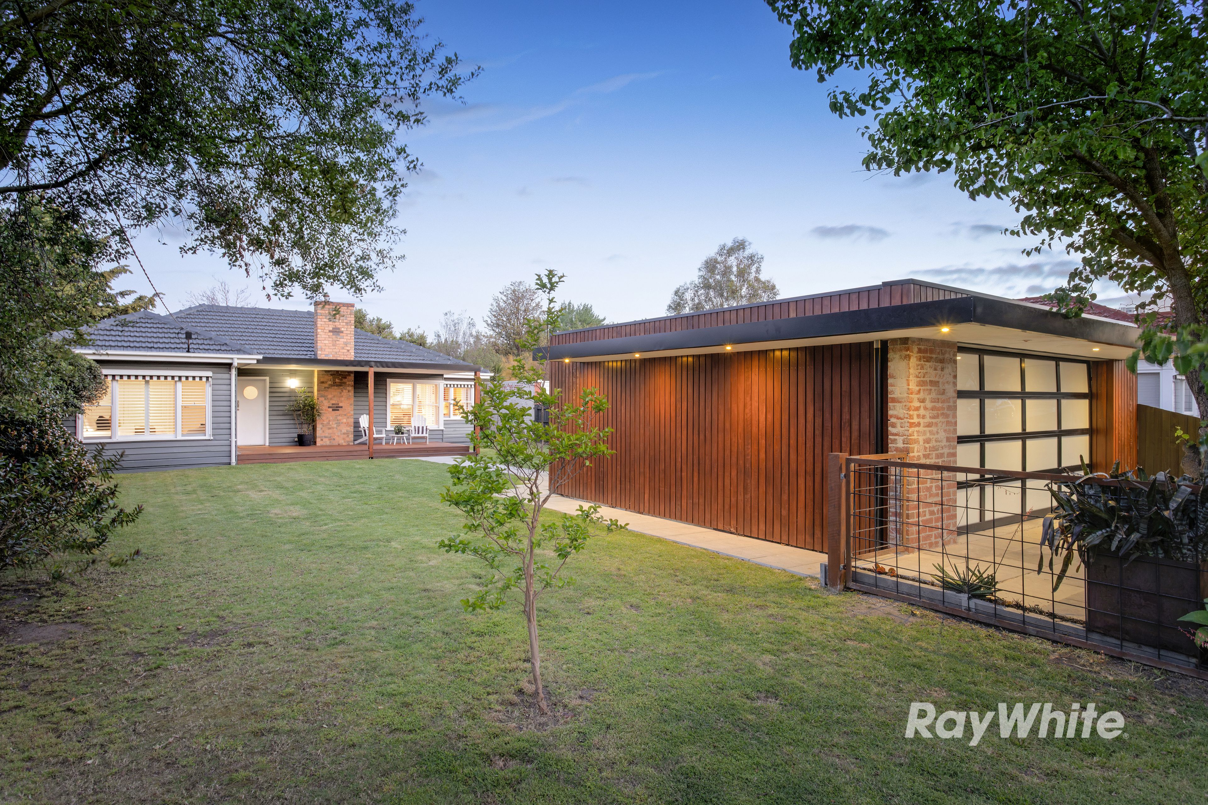 26 Kinrade Street , Hughesdale VIC 3166