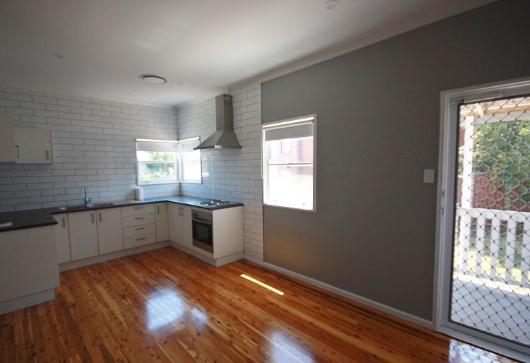 8 Browning Avenue, Campbelltown, NSW 2560
