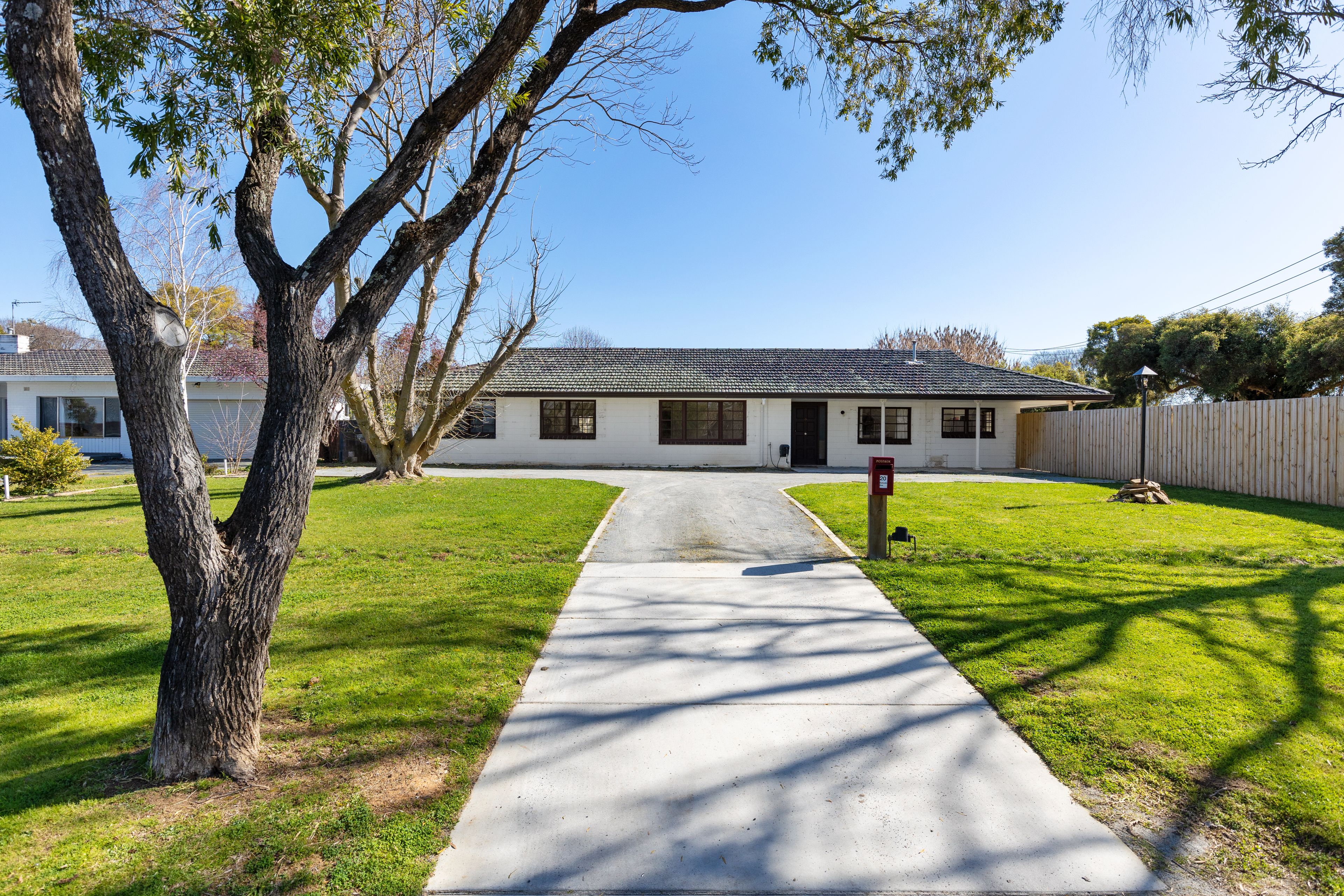 20 Dalkeith Avenue, Lake Albert NSW 2650