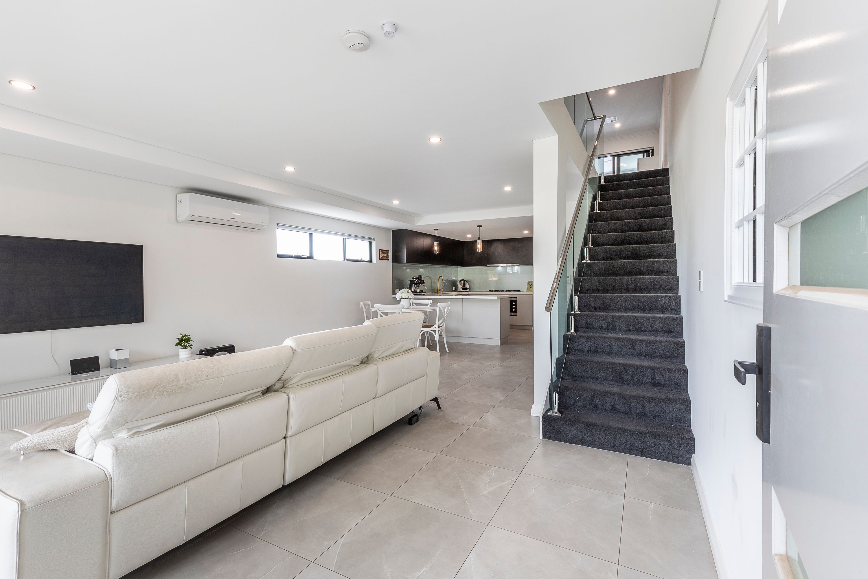28 Leeder Street — photo 5 of 25
