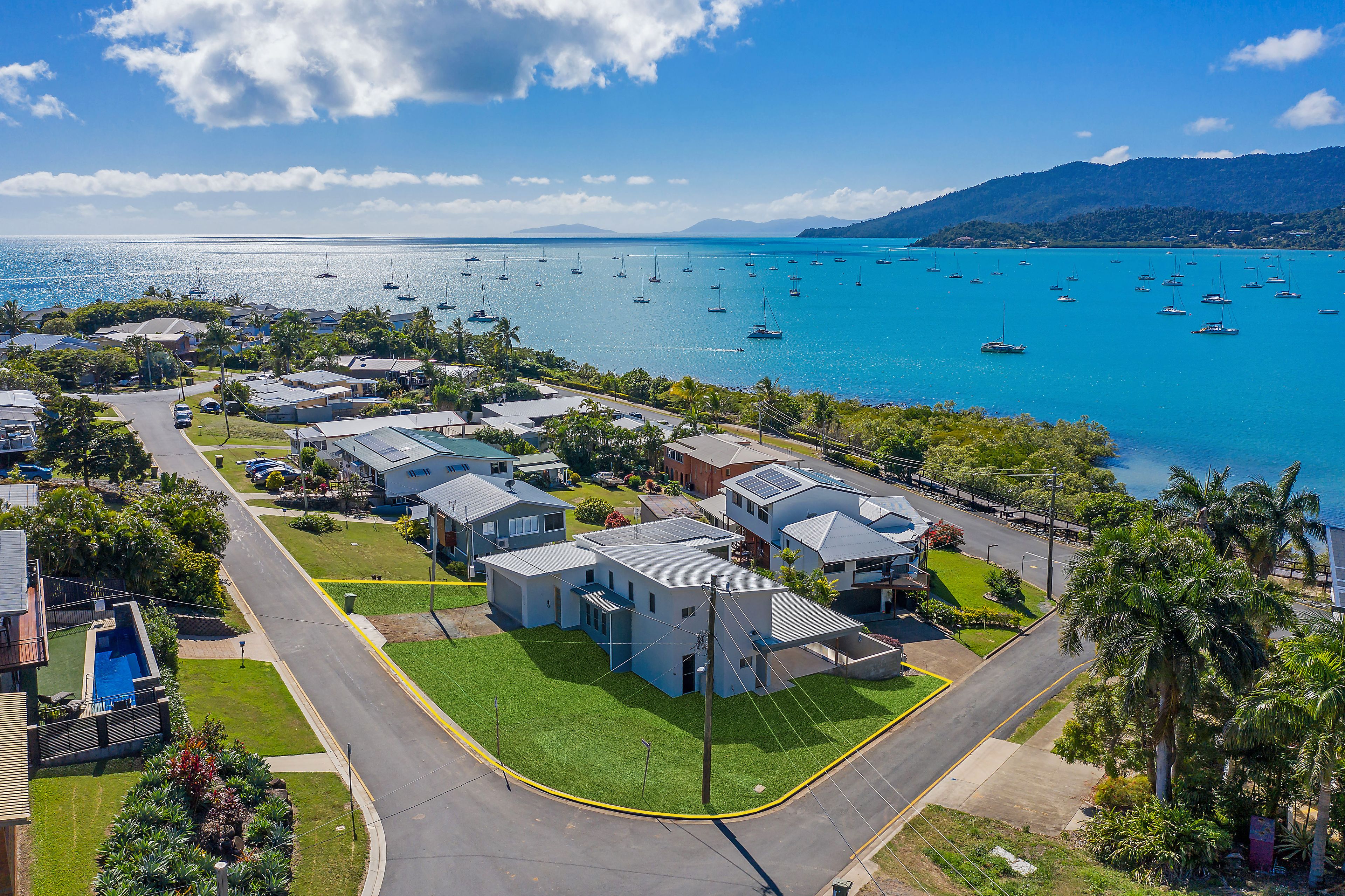 11 Hillcrest Avenue, Airlie Beach QLD 4802