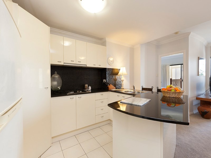 16/11 Grosvenor Road, Indooroopilly, QLD 4068
