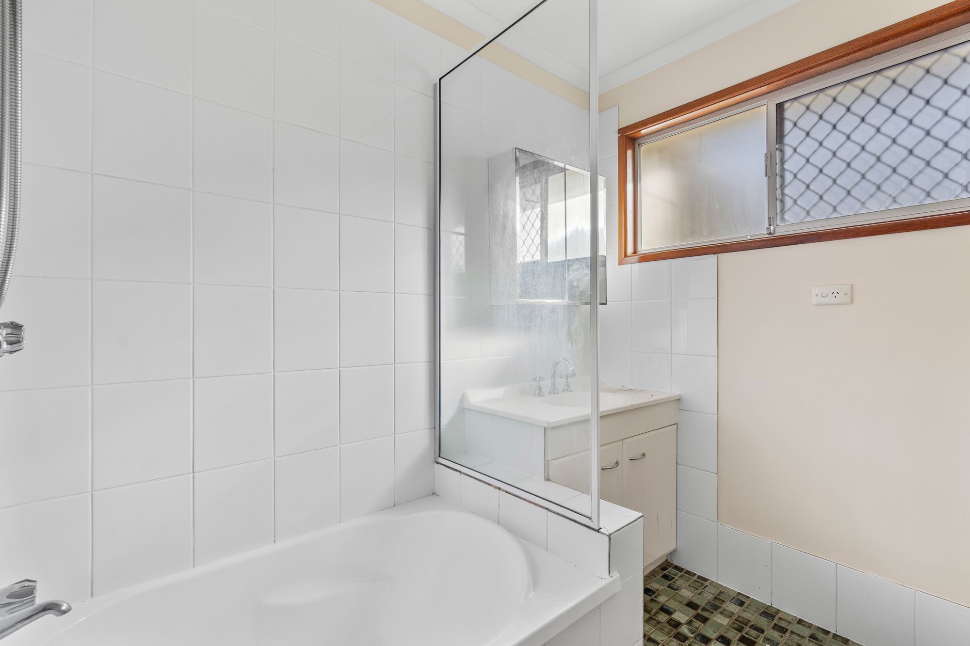 2 Elizabeth Court — photo 12 of 17
