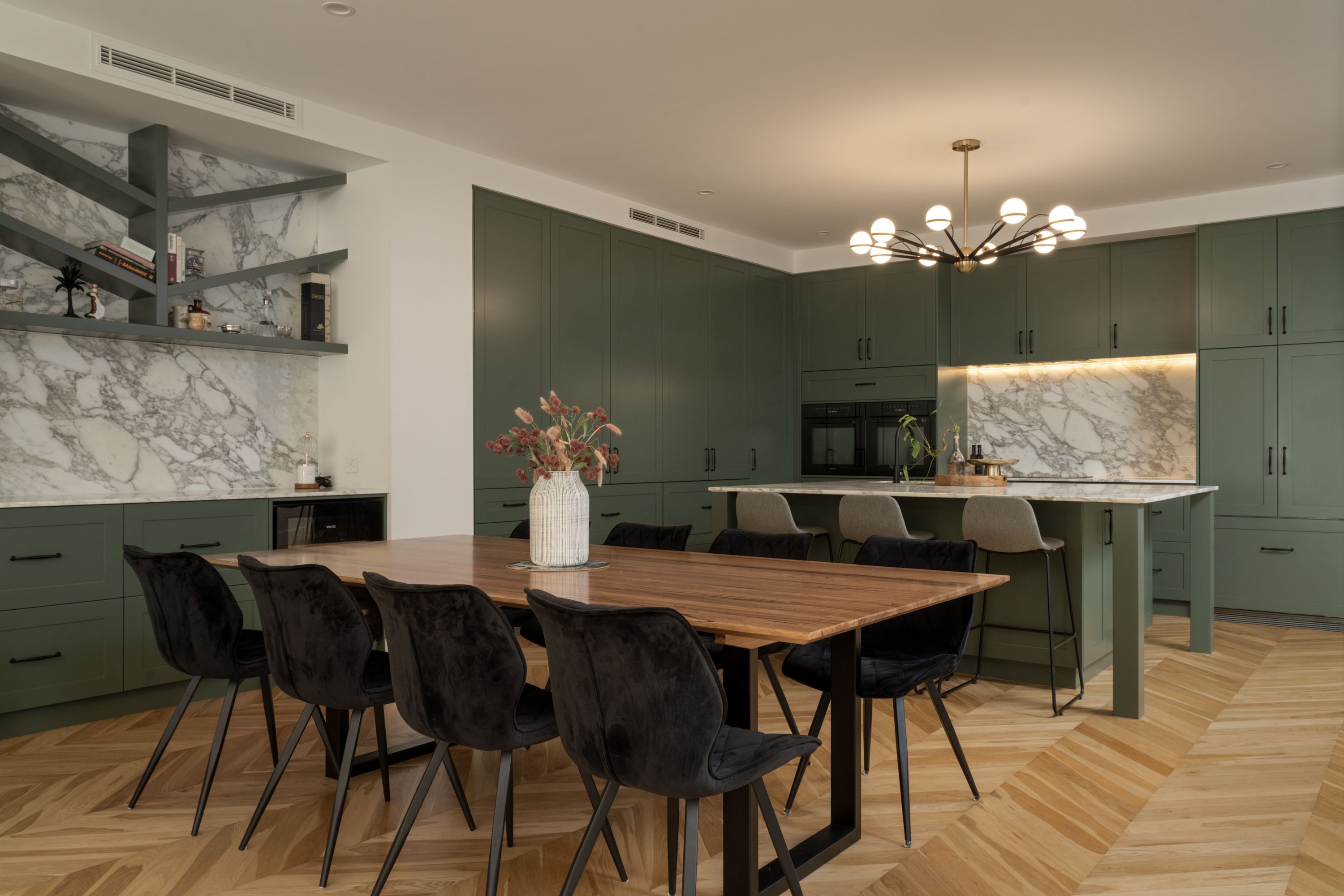32 Long Street — photo 11 of 25