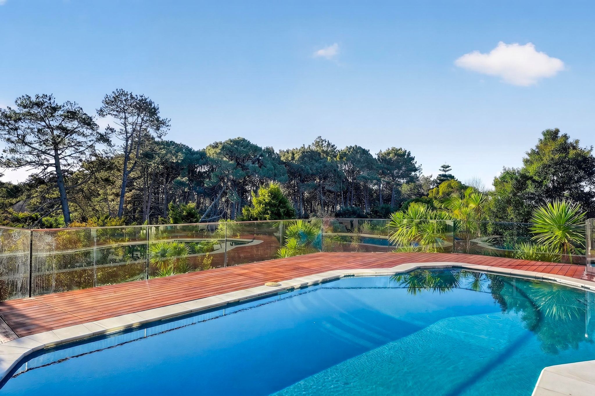 8 Aberdeen Road, Campbells Bay, North Shore City