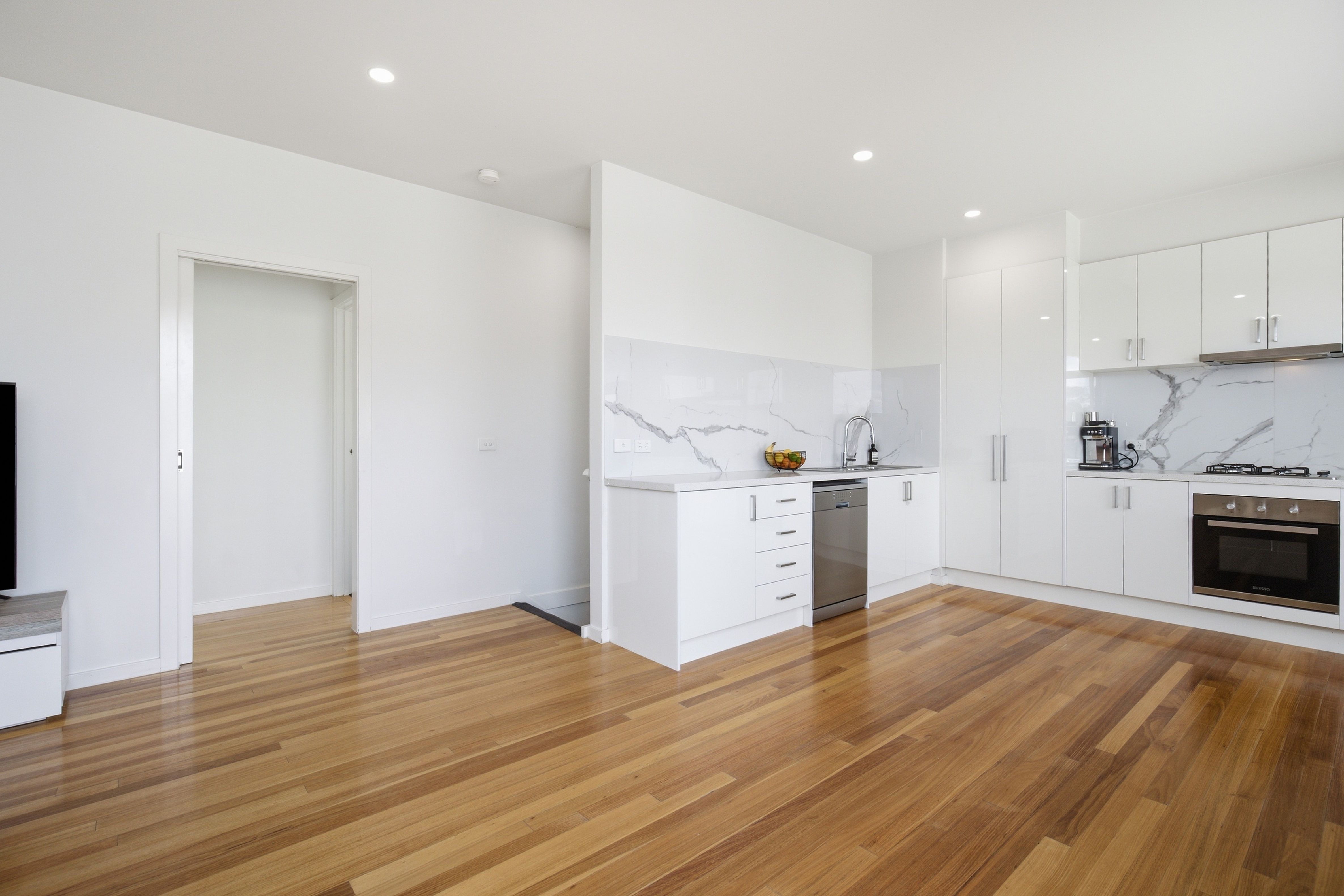 3/50 Adele Avenue — photo 5 of 18