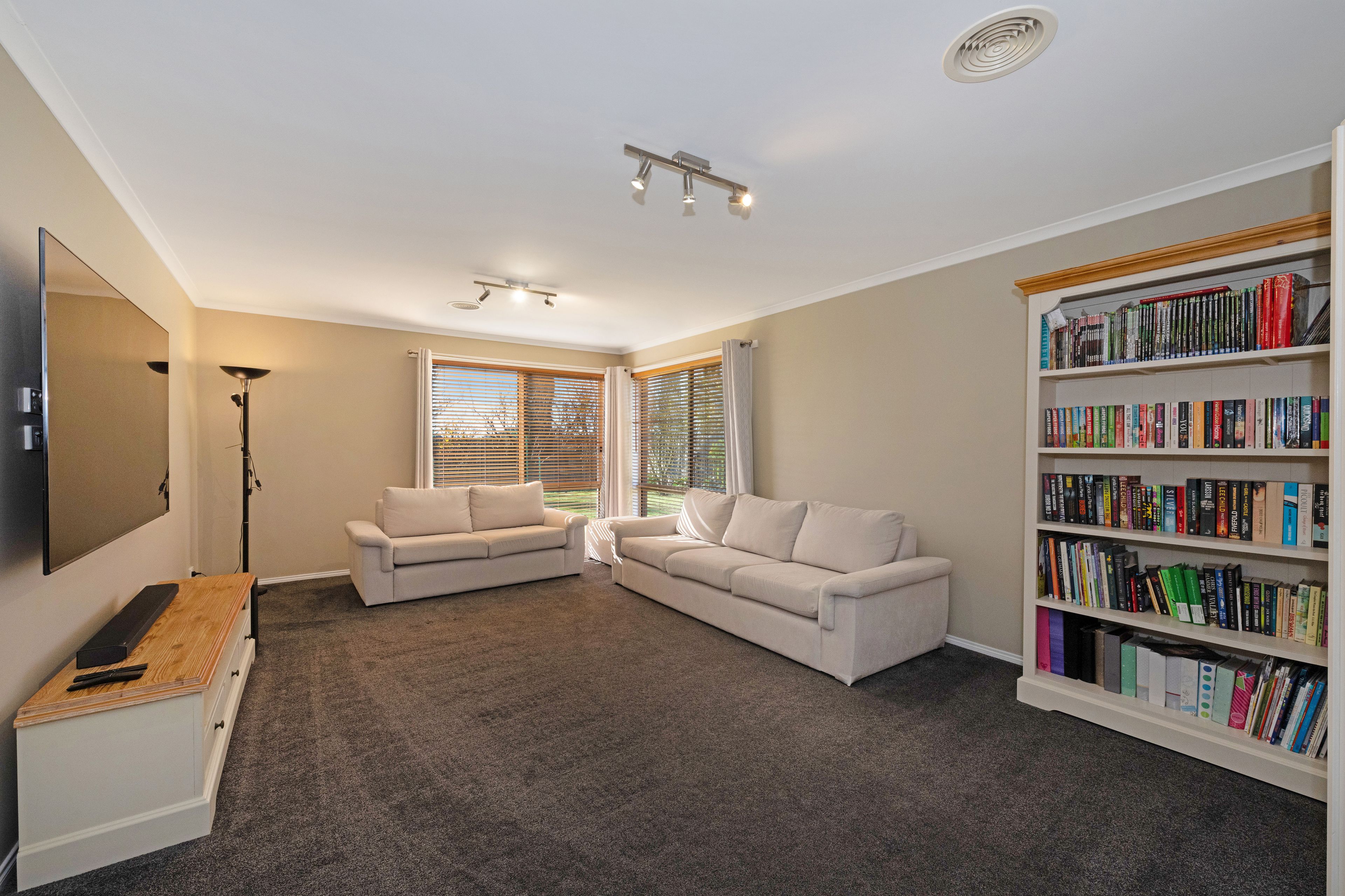 8 Dunroe Court — photo 8 of 17