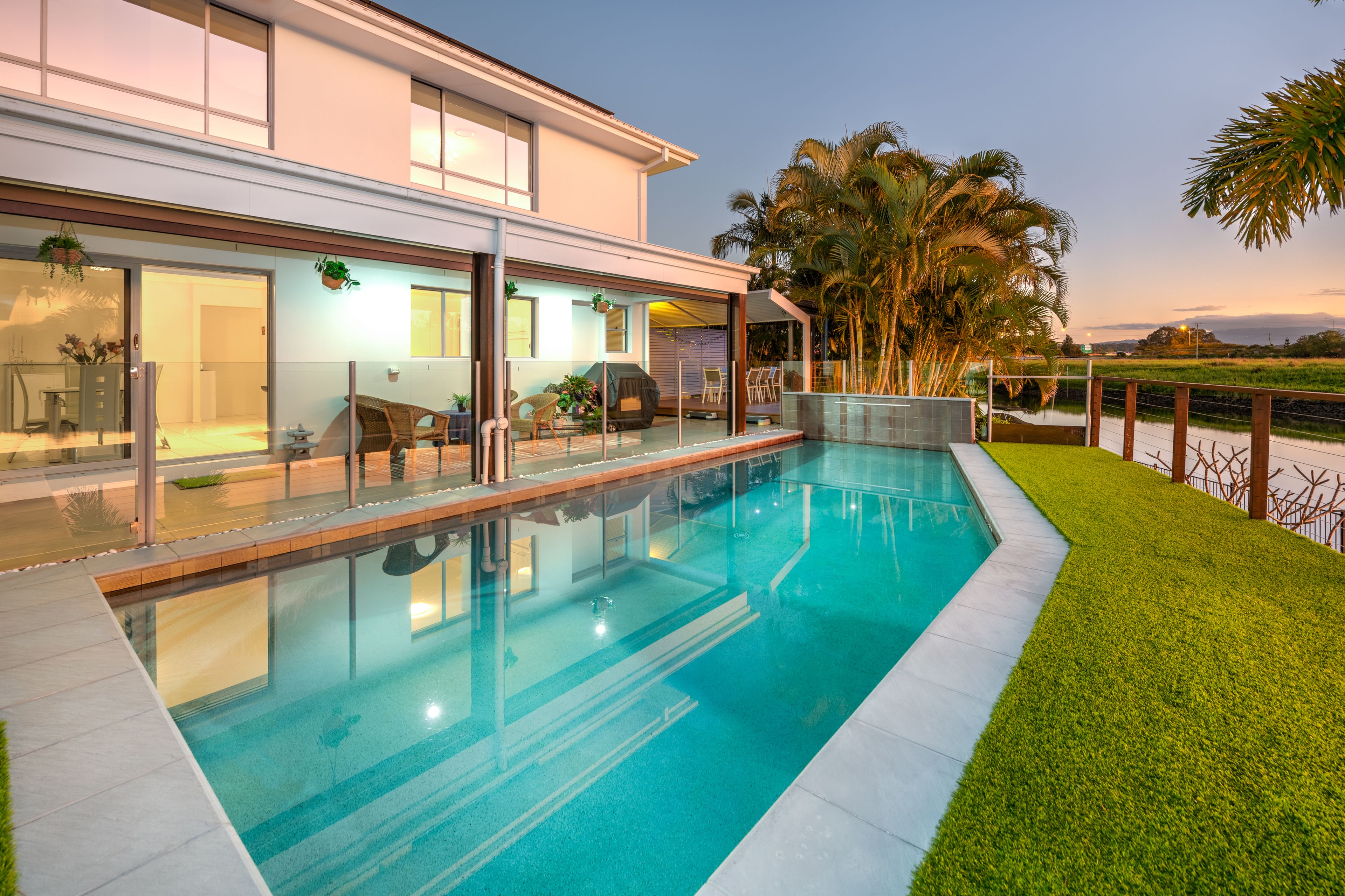 24 Ferrymans Court, Helensvale, QLD 4212