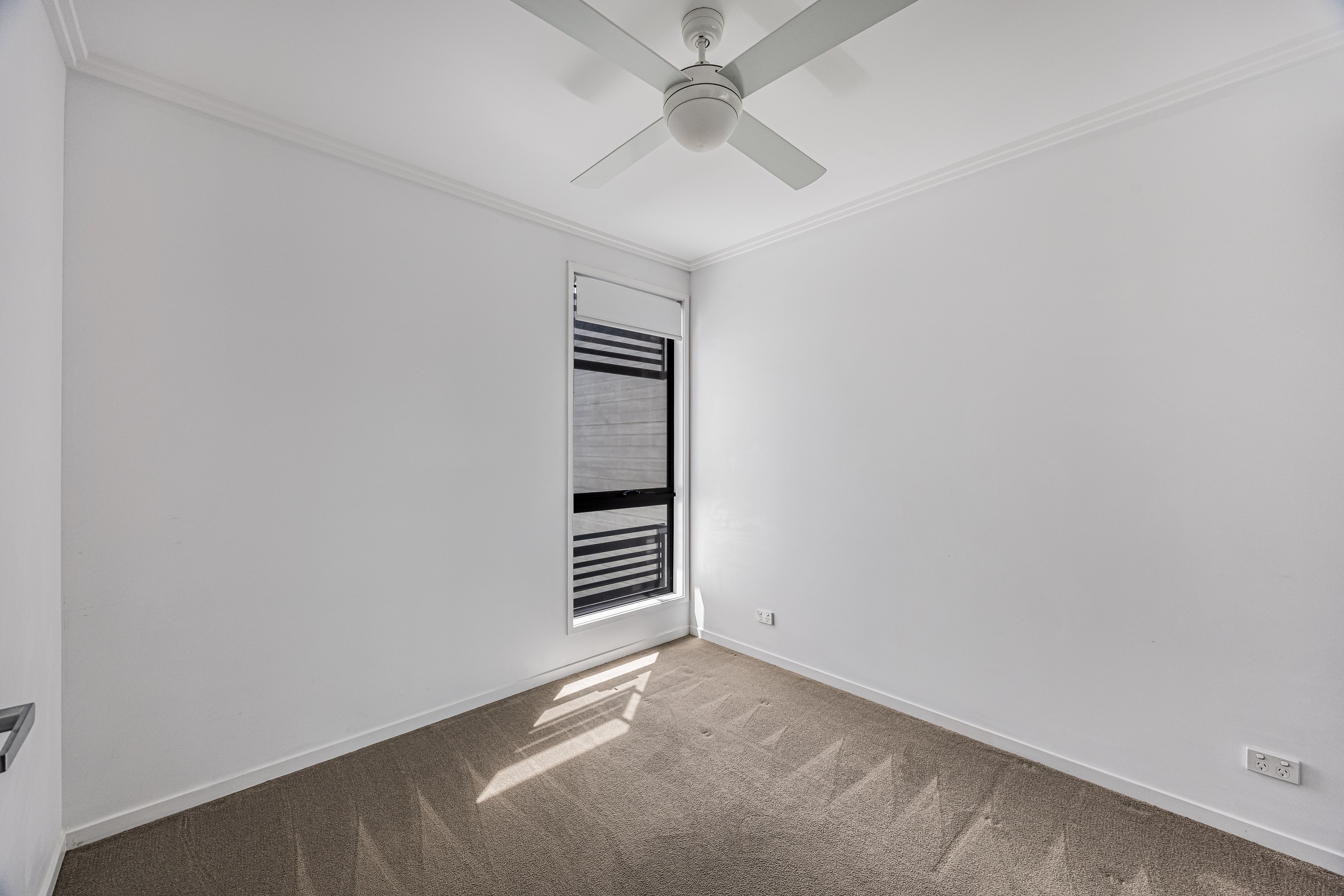 37 Manhattan Avenue — photo 13 of 19